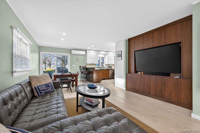 #8 photo, 22 Bay Beach Avenue, 롱 아일랜드 Bayville , NY 11709