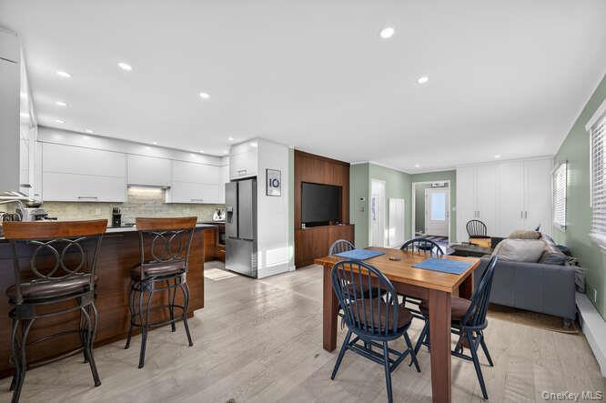 #9 photo, 22 Bay Beach Avenue, 롱 아일랜드 Bayville , NY 11709