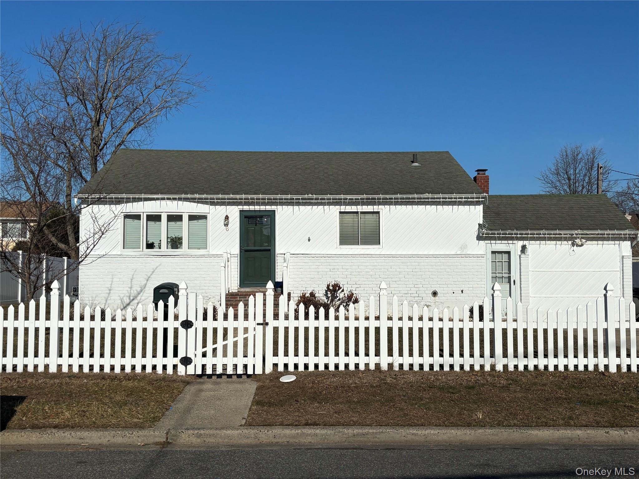 #1 photo, 6 E Kissimee Road, Lindenhurst , NY 11757