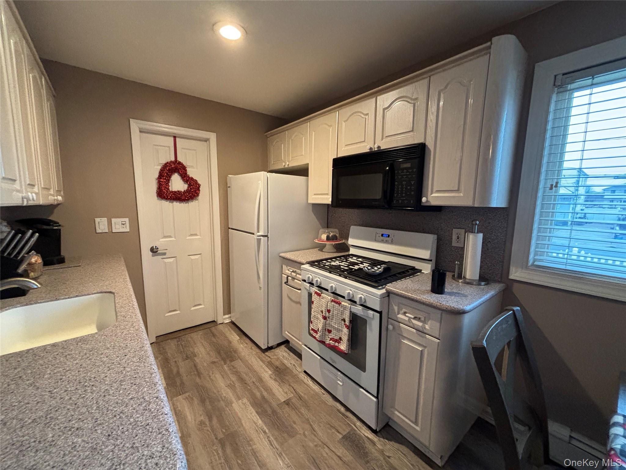 #6 photo, 6 E Kissimee Road, Lindenhurst , NY 11757