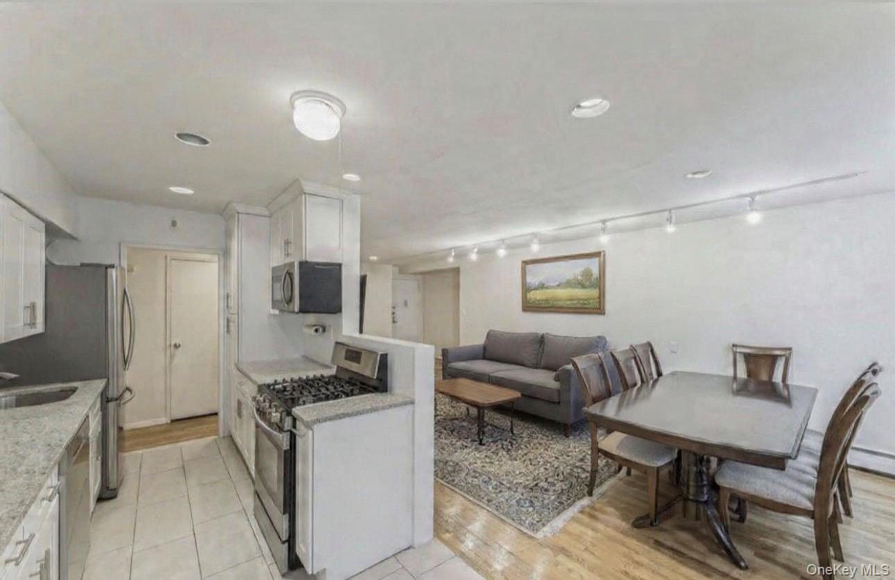 #11 photo, 25 Canterbury Road, מחוז נסאו Great Neck , NY 11021