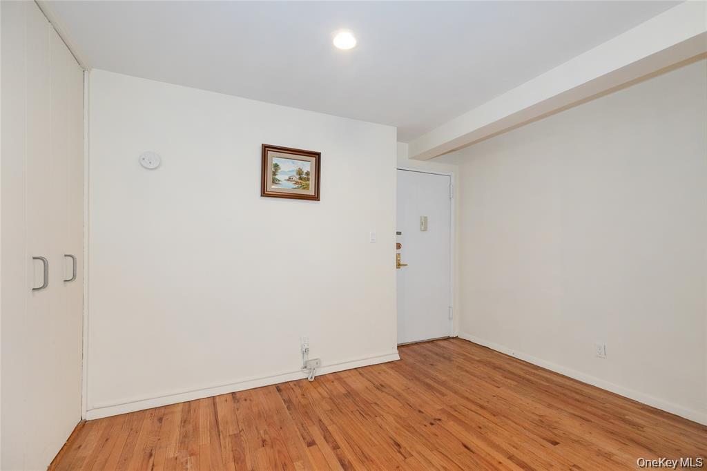 #6 photo, 25 Canterbury Road, מחוז נסאו Great Neck , NY 11021