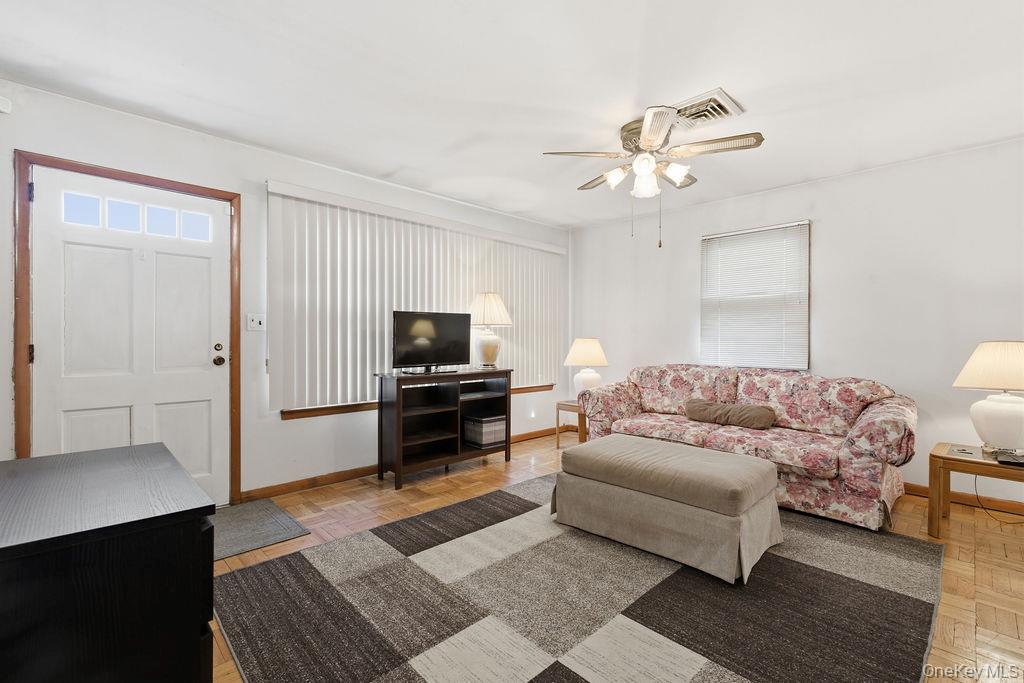 #12 photo, 92 Apple Street, Brentwood , NY 11717