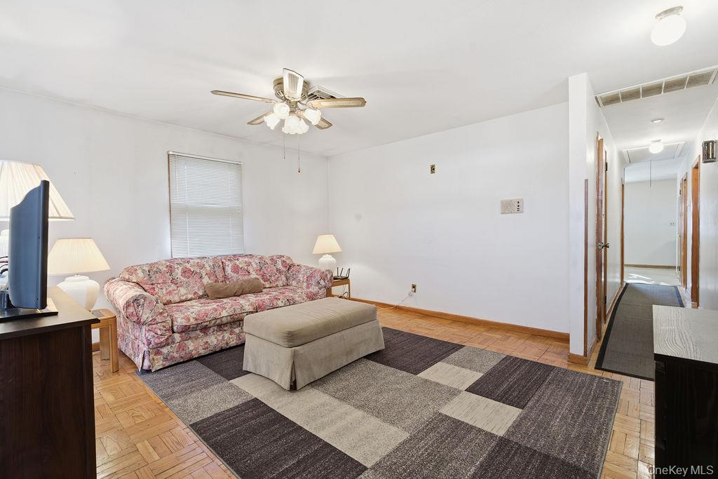 #13 photo, 92 Apple Street, Brentwood , NY 11717