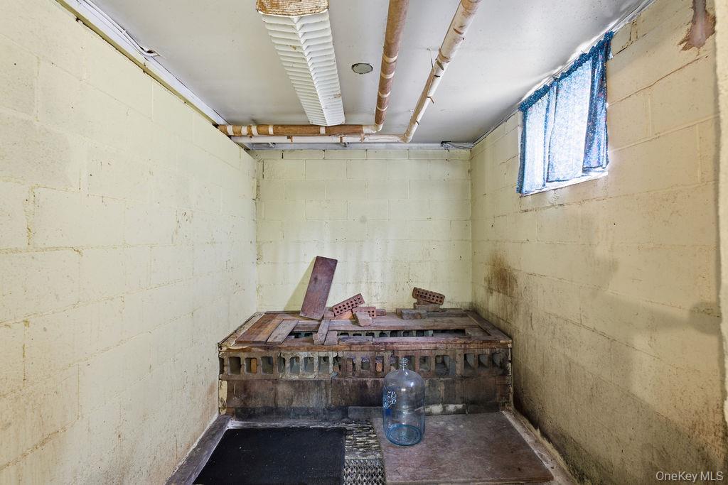 #15 photo, 92 Apple Street, Brentwood , NY 11717