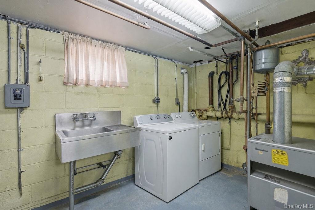 #16 photo, 92 Apple Street, Brentwood , NY 11717