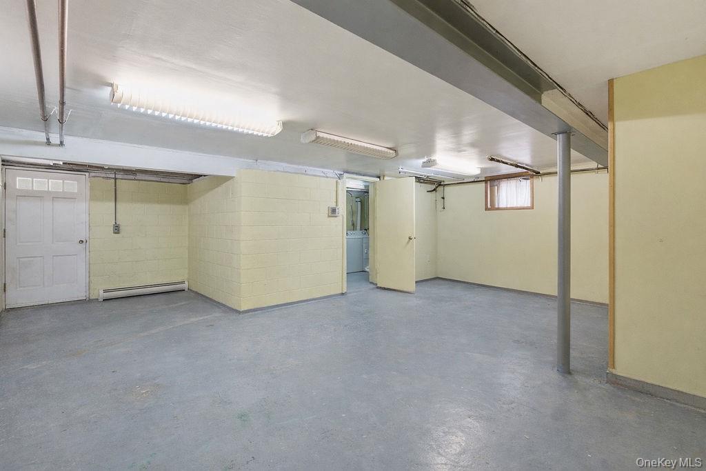 #17 photo, 92 Apple Street, Brentwood , NY 11717