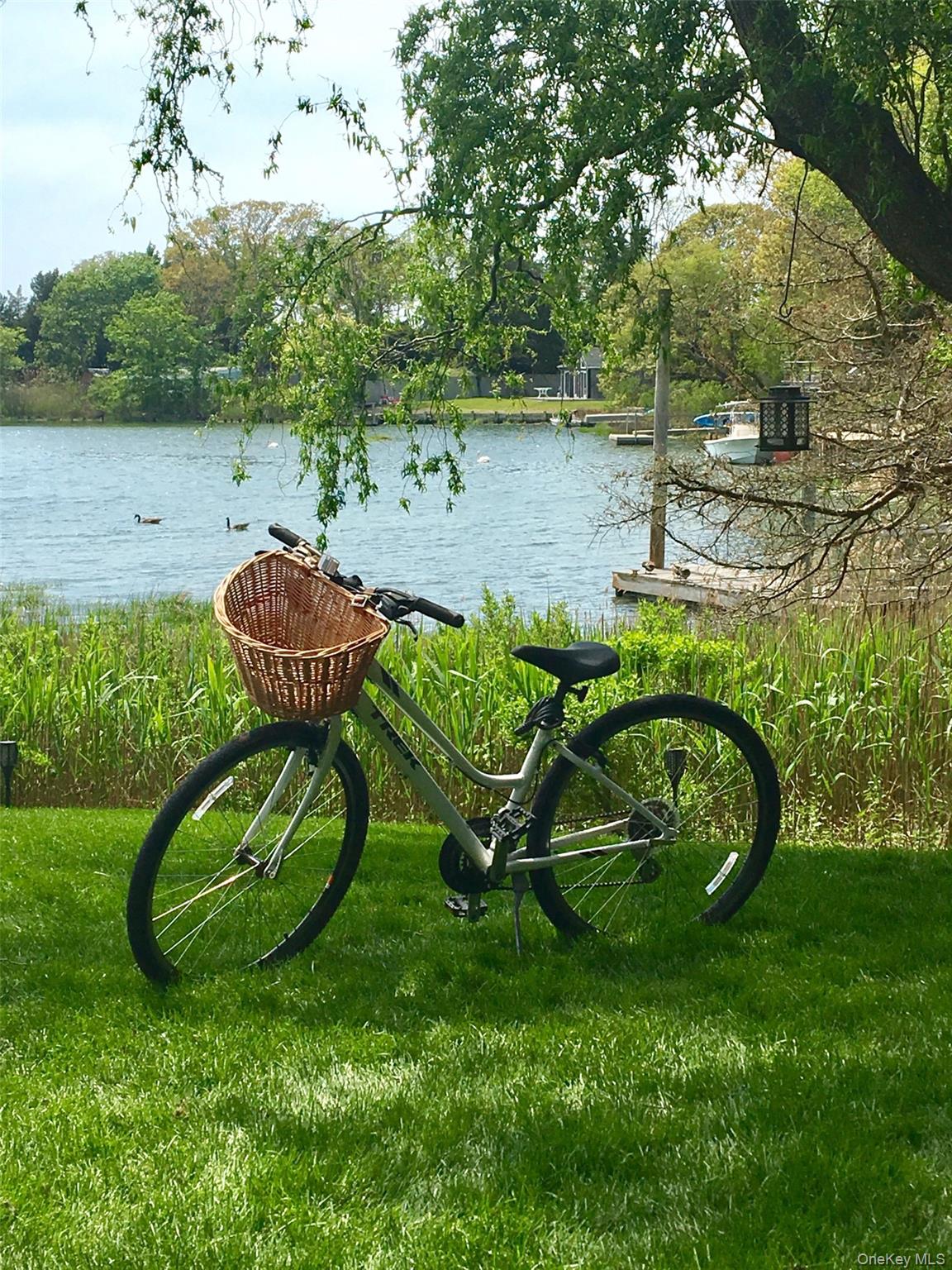 #16 photo, 42 Towd Point Road, מחוז סאפוק Southampton , NY 11968