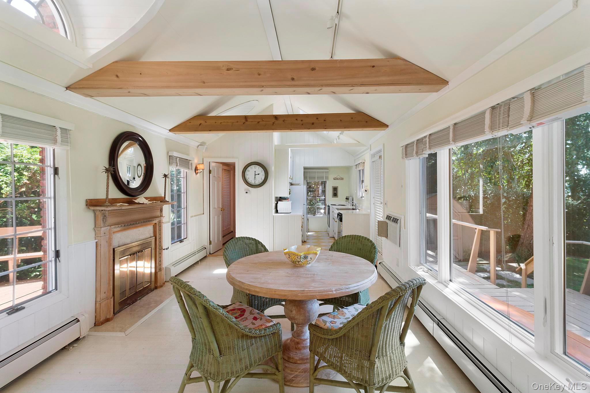 #4 photo, 42 Towd Point Road, מחוז סאפוק Southampton , NY 11968