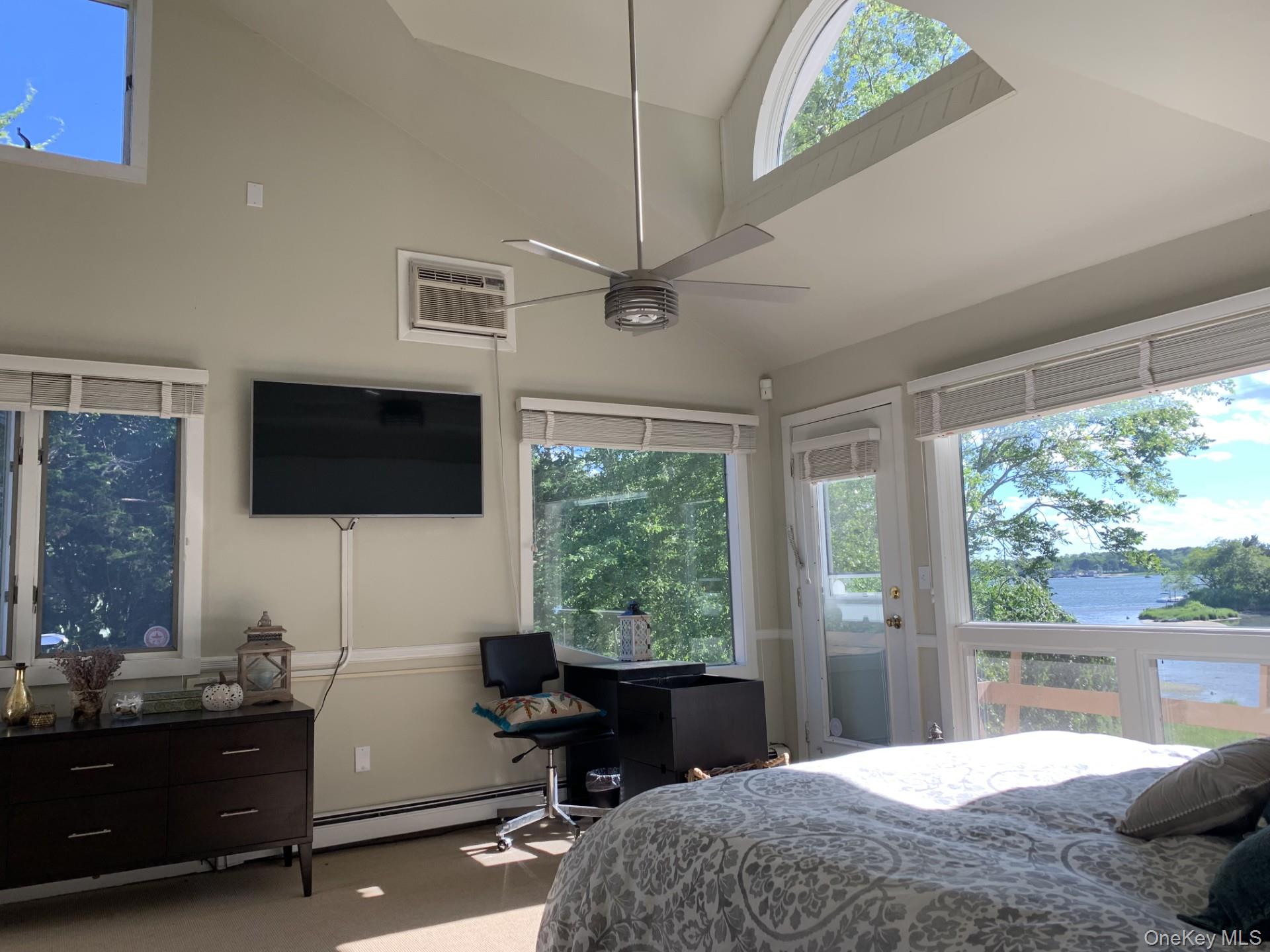 #8 photo, 42 Towd Point Road, מחוז סאפוק Southampton , NY 11968