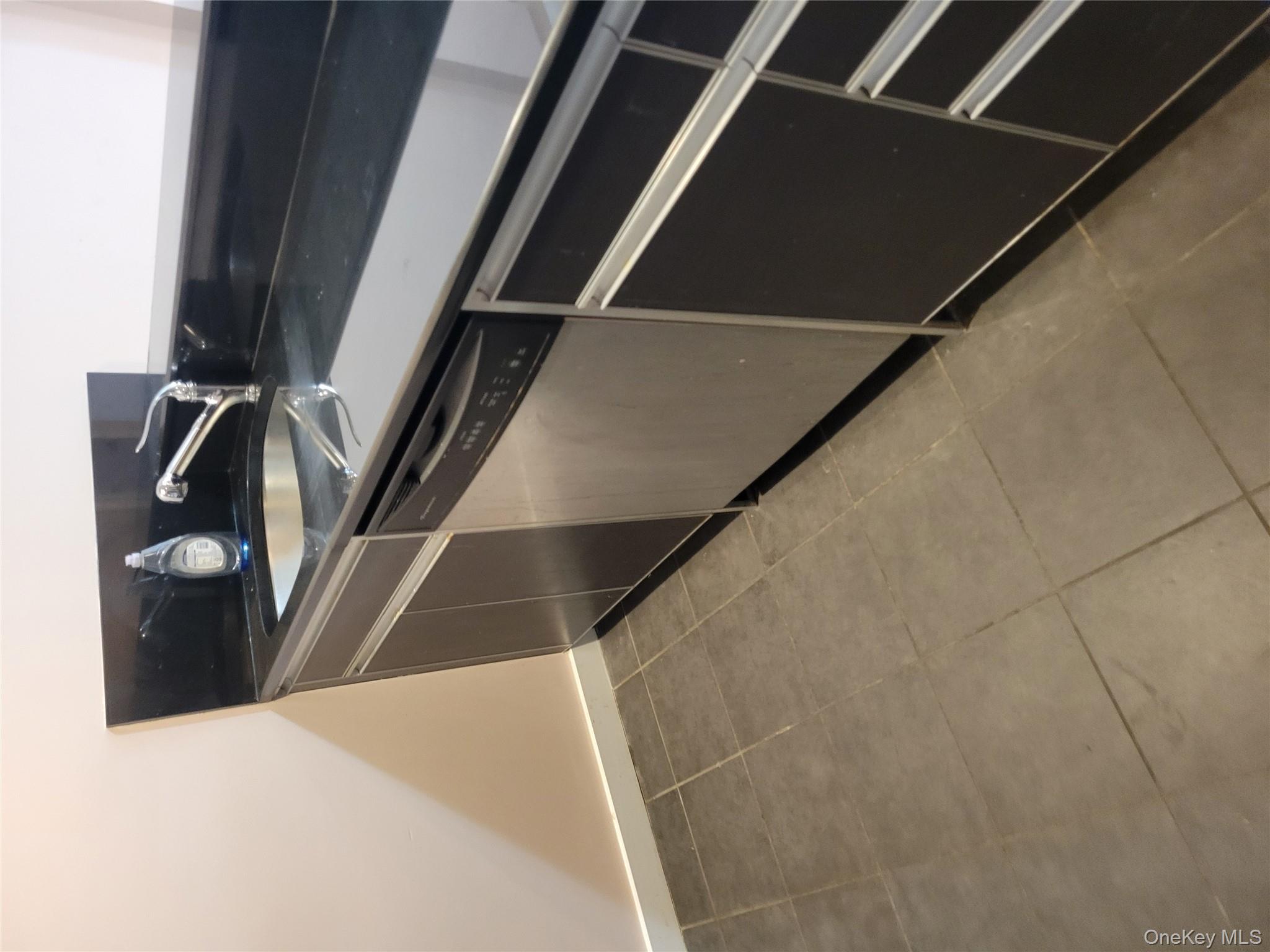 #13 photo, 143-20 Hoover Avenue, 皇后区 Briarwood , NY 11435