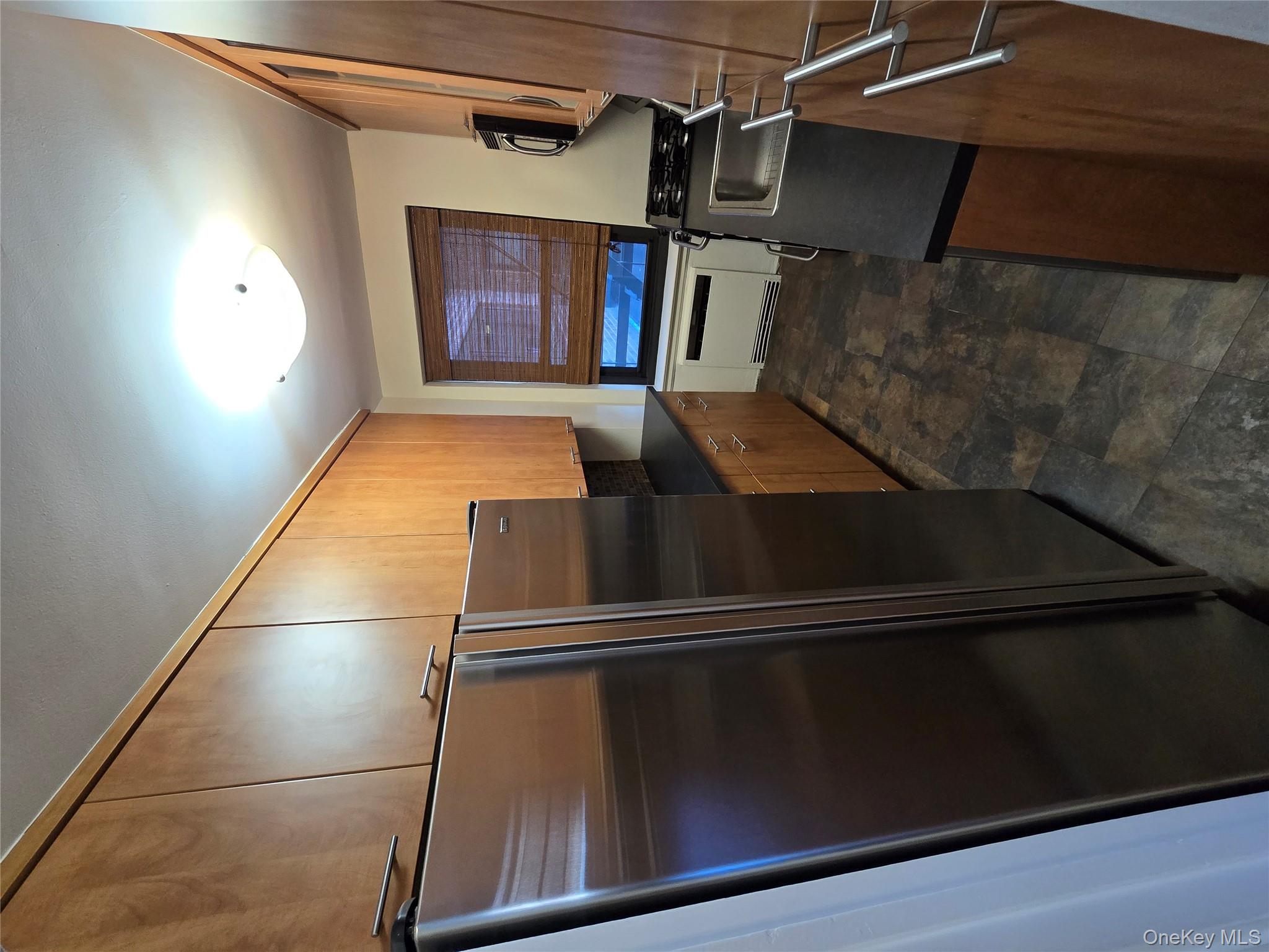 #7 photo, 213-05 75th Avenue, Куинс ‖ Oakland Gardens , NY 11364