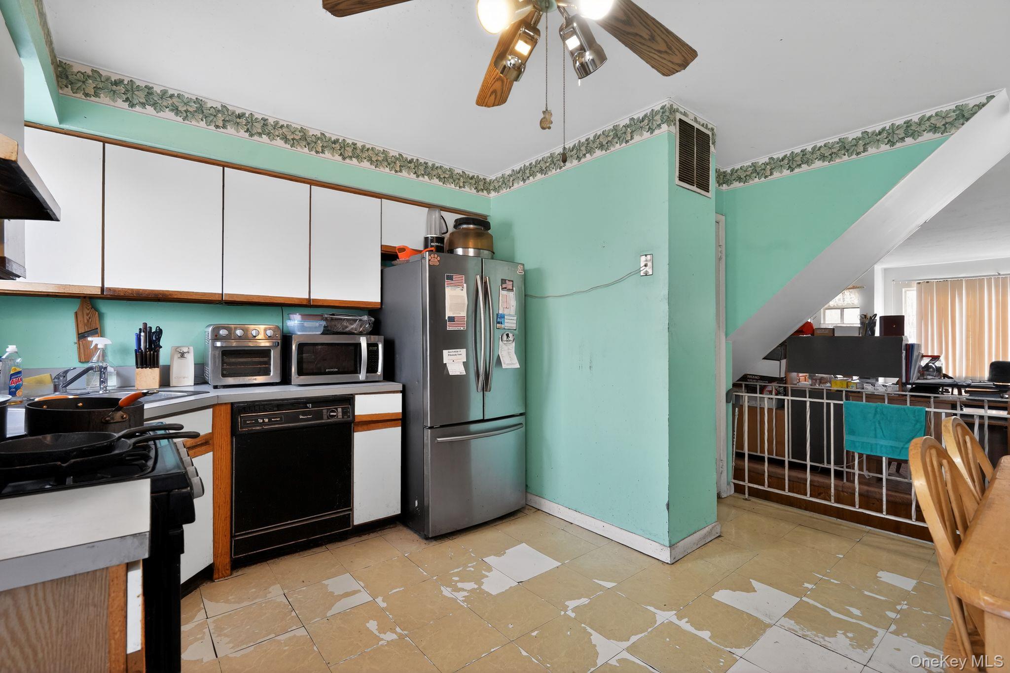 #11 photo, 327 Willow Road, Staten Island , NY 10314