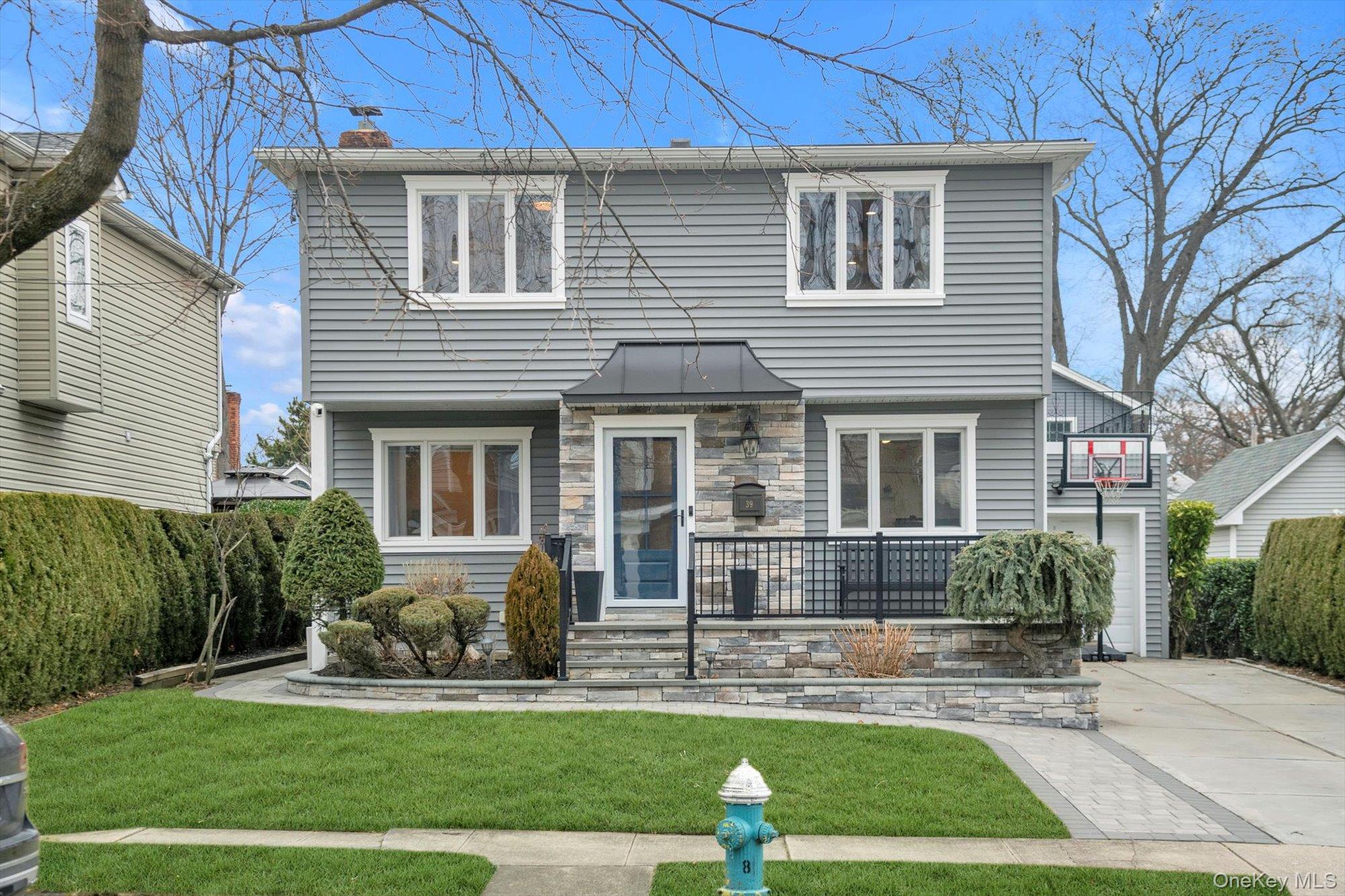 #1 photo, 39 Corwin Avenue, नासाउ काउंटी New Hyde Park , NY 11040