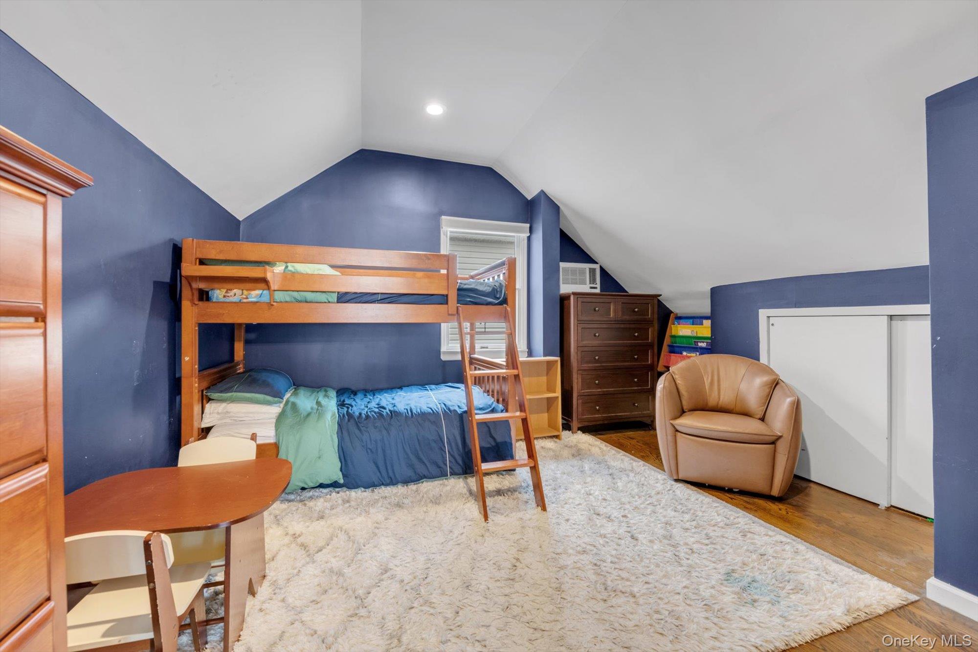 #13 photo, 39 Corwin Avenue, नासाउ काउंटी New Hyde Park , NY 11040