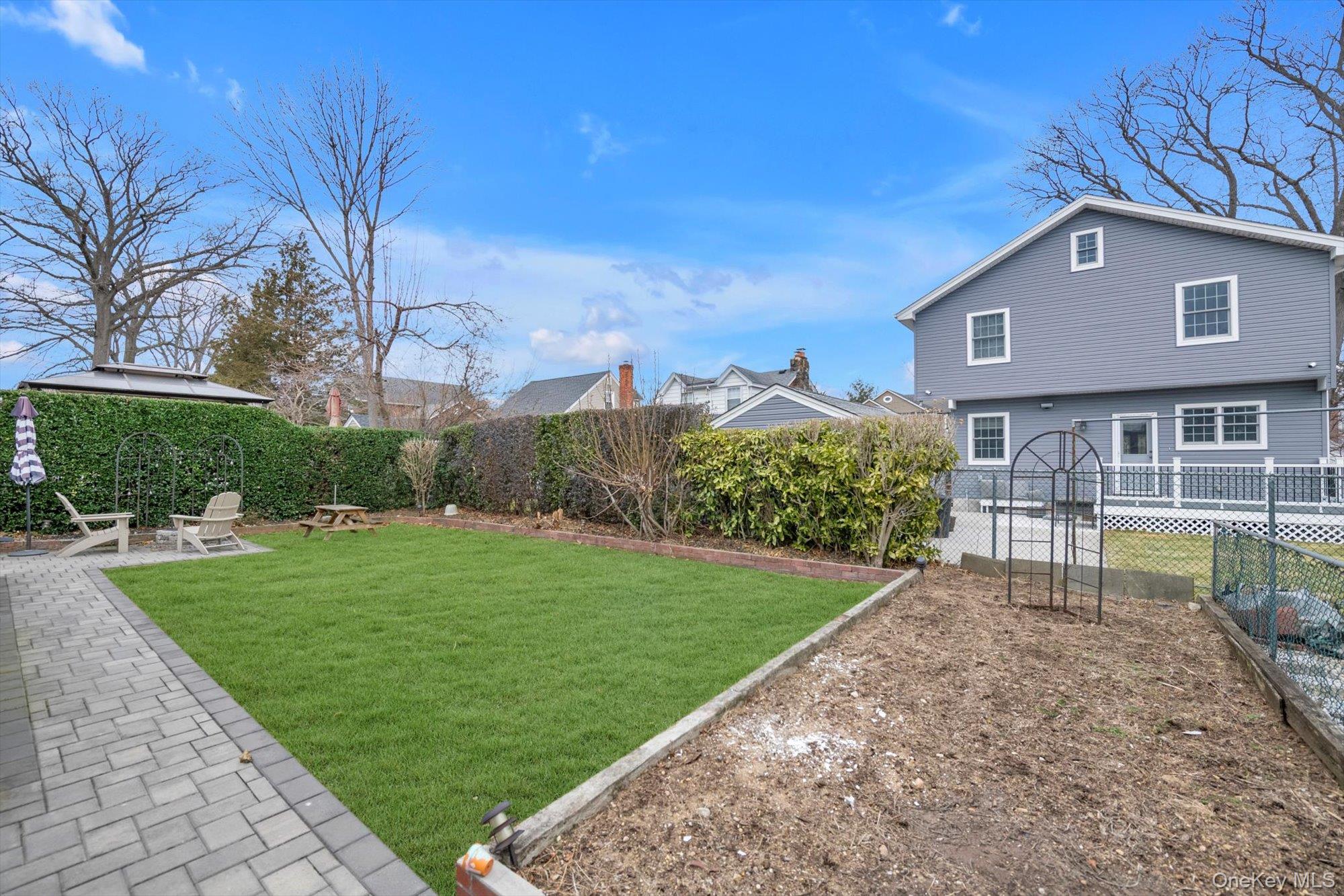 #15 photo, 39 Corwin Avenue, नासाउ काउंटी New Hyde Park , NY 11040