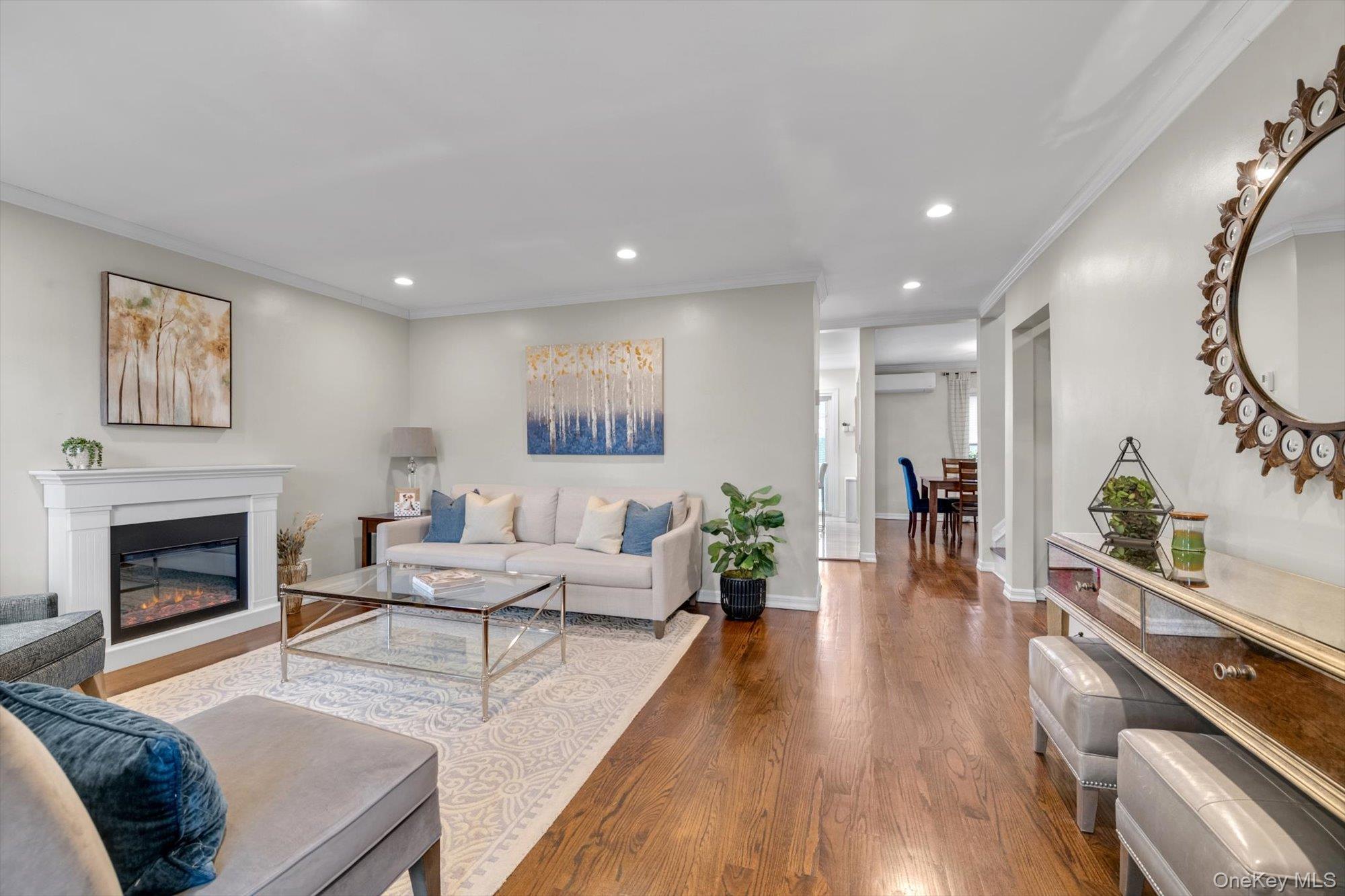 #4 photo, 39 Corwin Avenue, नासाउ काउंटी New Hyde Park , NY 11040