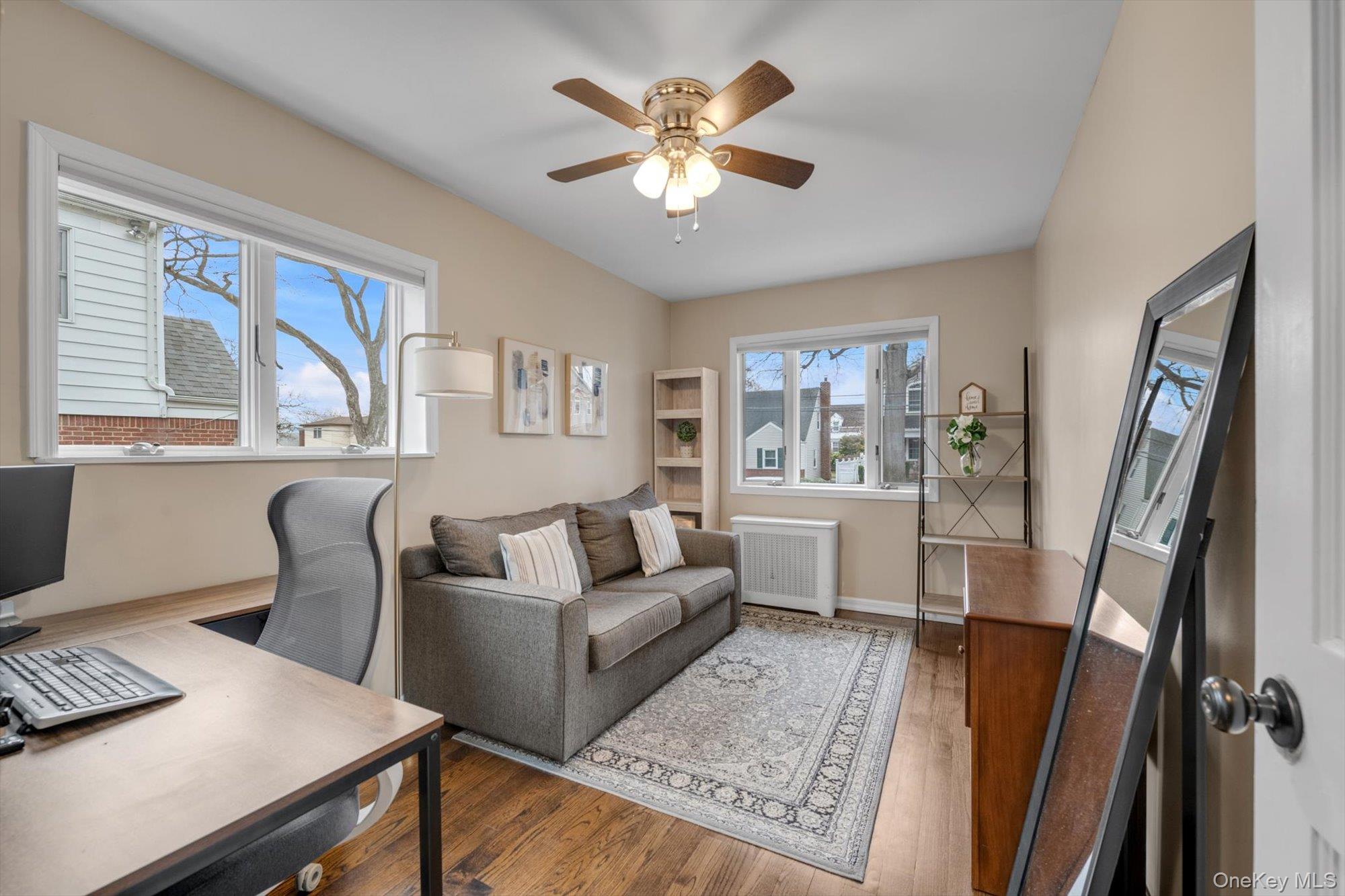 #8 photo, 39 Corwin Avenue, नासाउ काउंटी New Hyde Park , NY 11040