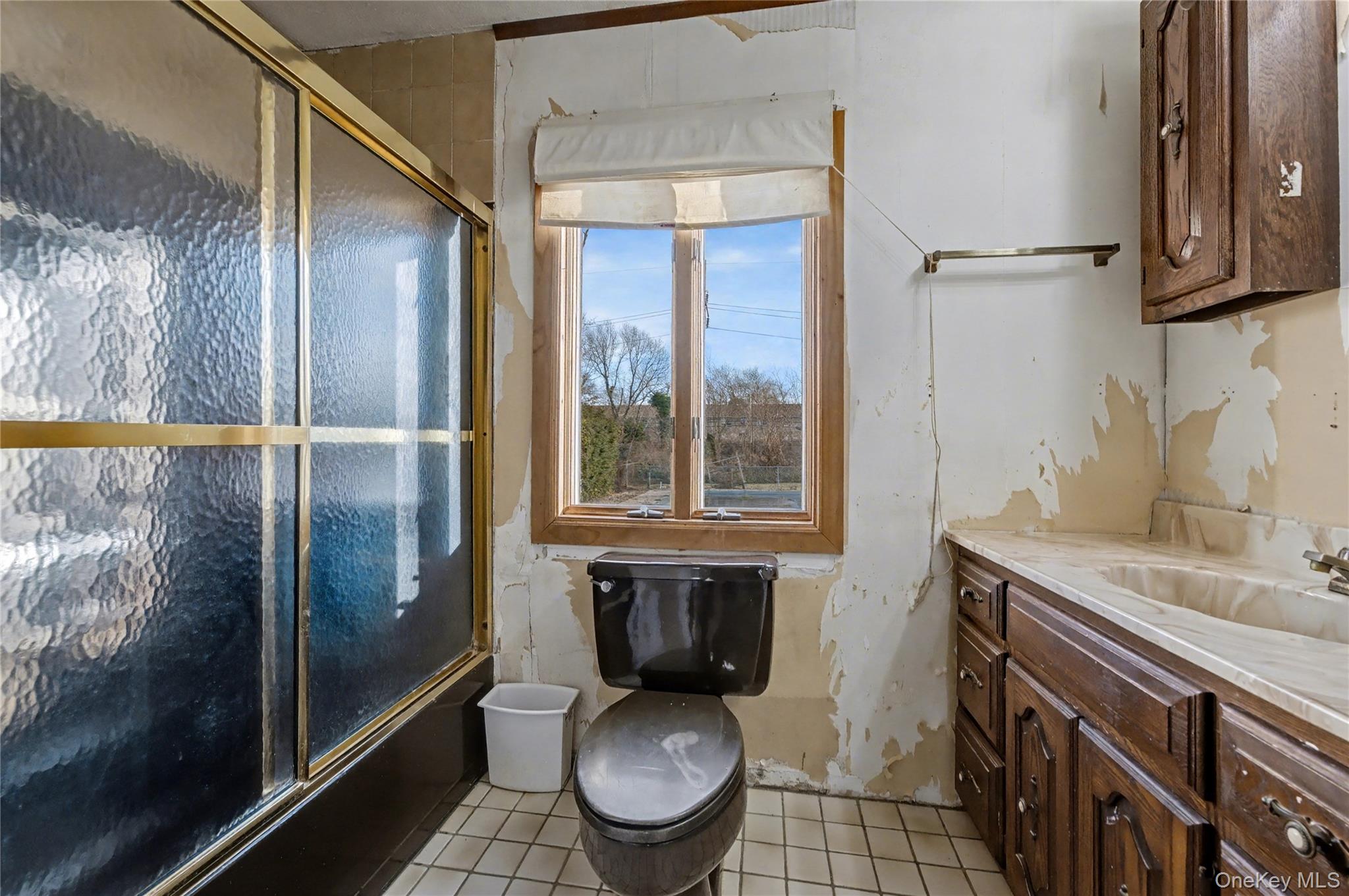 #12 photo, 158 Moffitt Boulevard, Islip , NY 11751