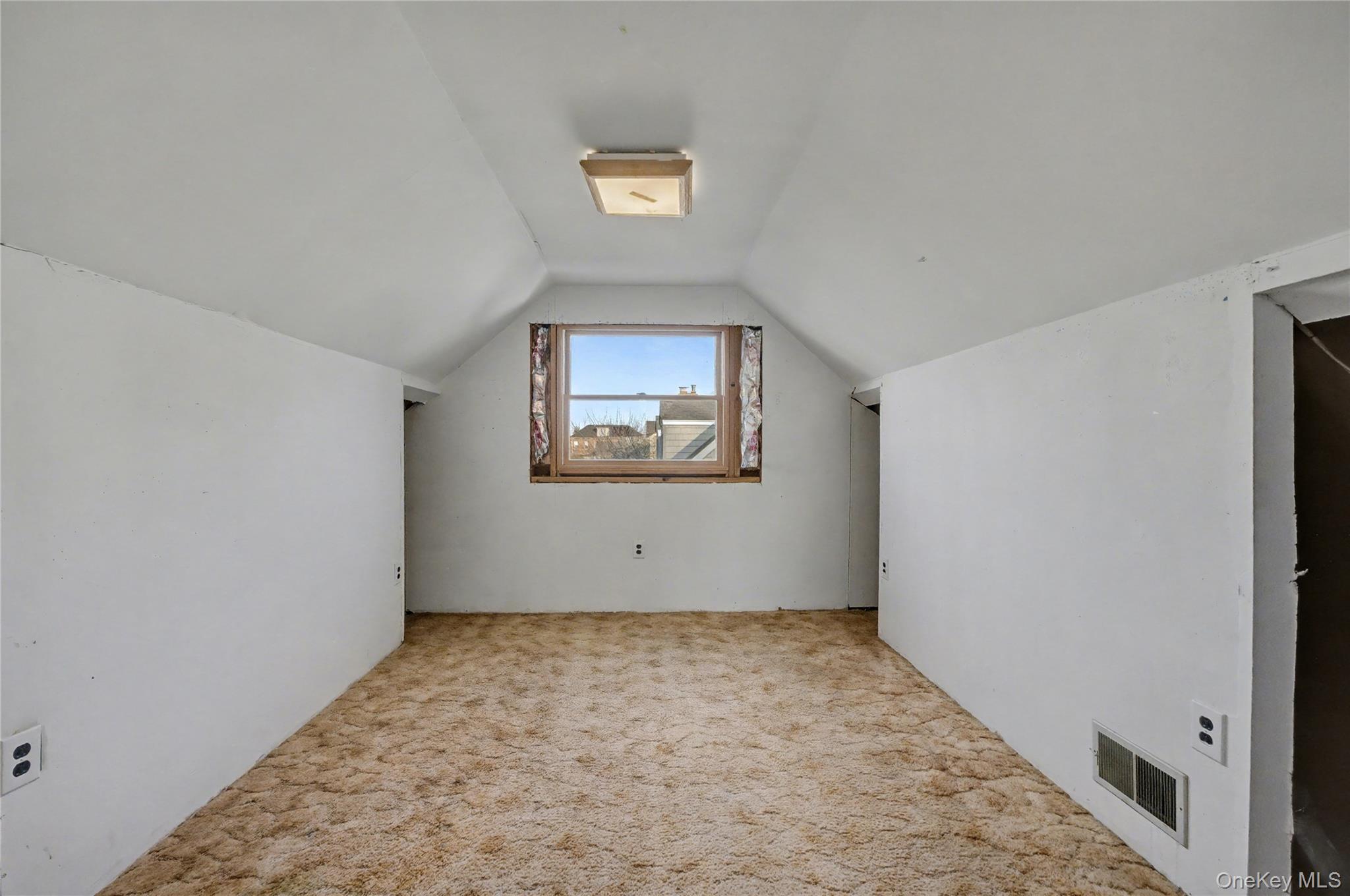 #14 photo, 158 Moffitt Boulevard, Islip , NY 11751