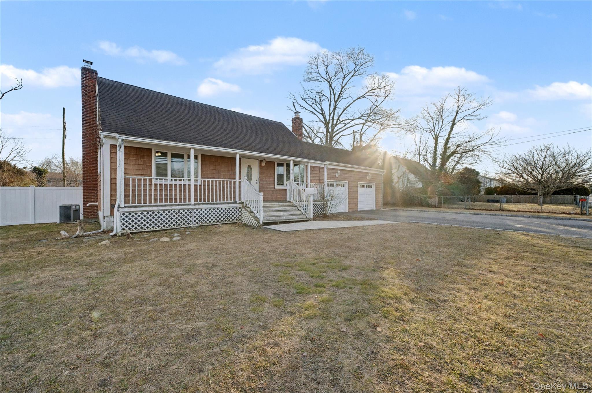 #2 photo, 158 Moffitt Boulevard, Islip , NY 11751