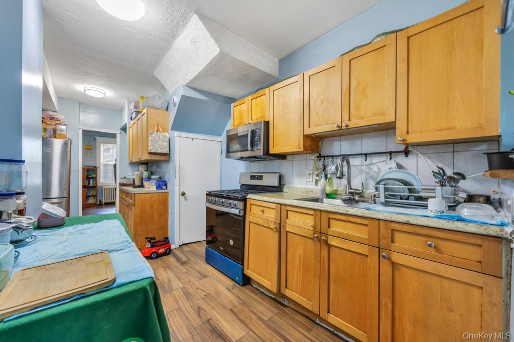 #16 photo, 91-13 184th Street, Hollis , NY 11423