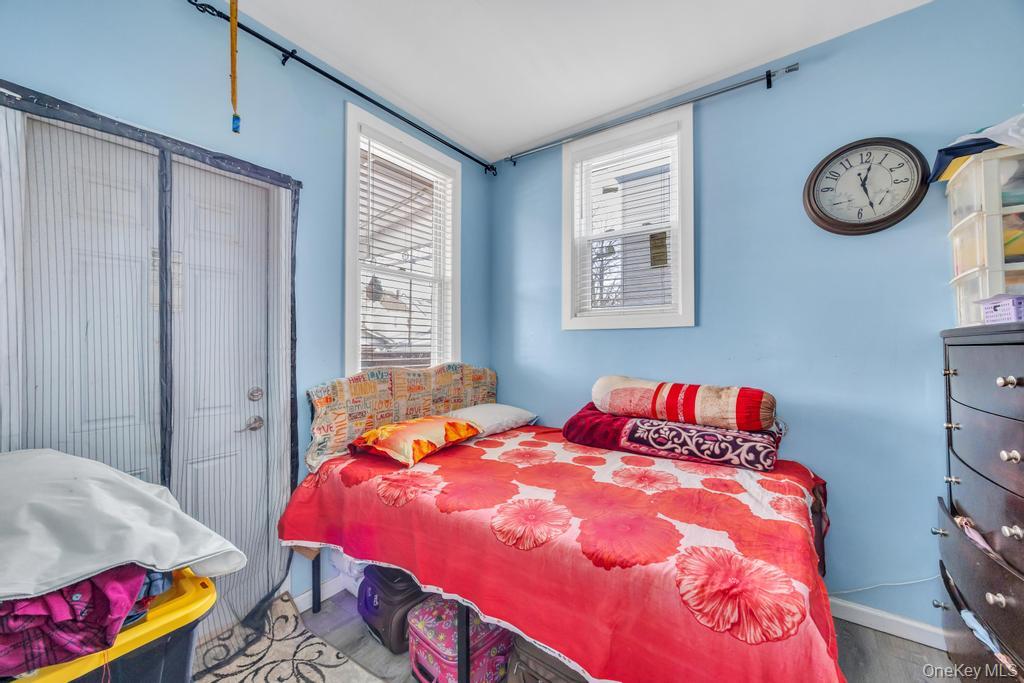 #19 photo, 91-13 184th Street, Hollis , NY 11423