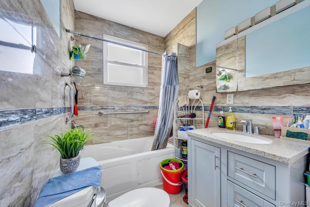 #20 photo, 91-13 184th Street, Hollis , NY 11423