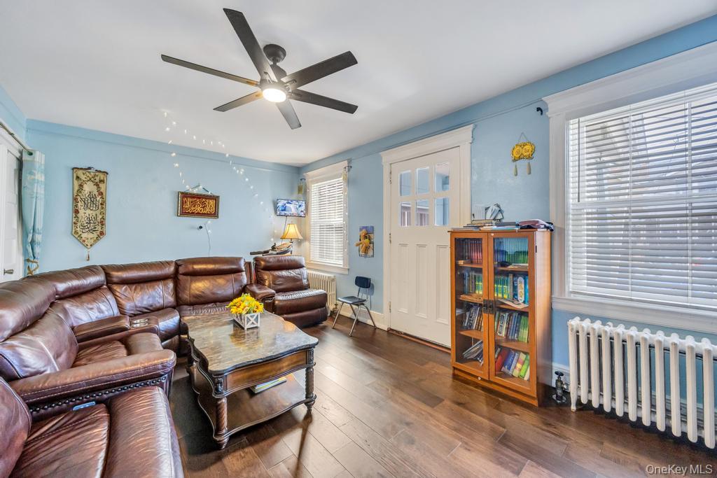 #8 photo, 91-13 184th Street, Hollis , NY 11423