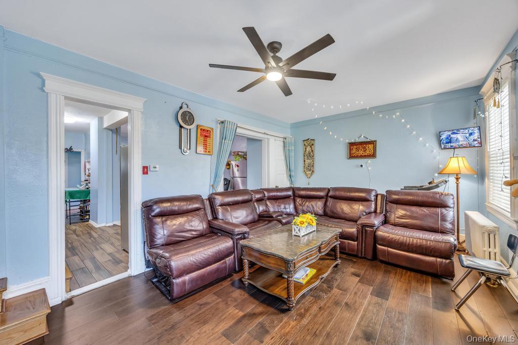 #9 photo, 91-13 184th Street, Hollis , NY 11423