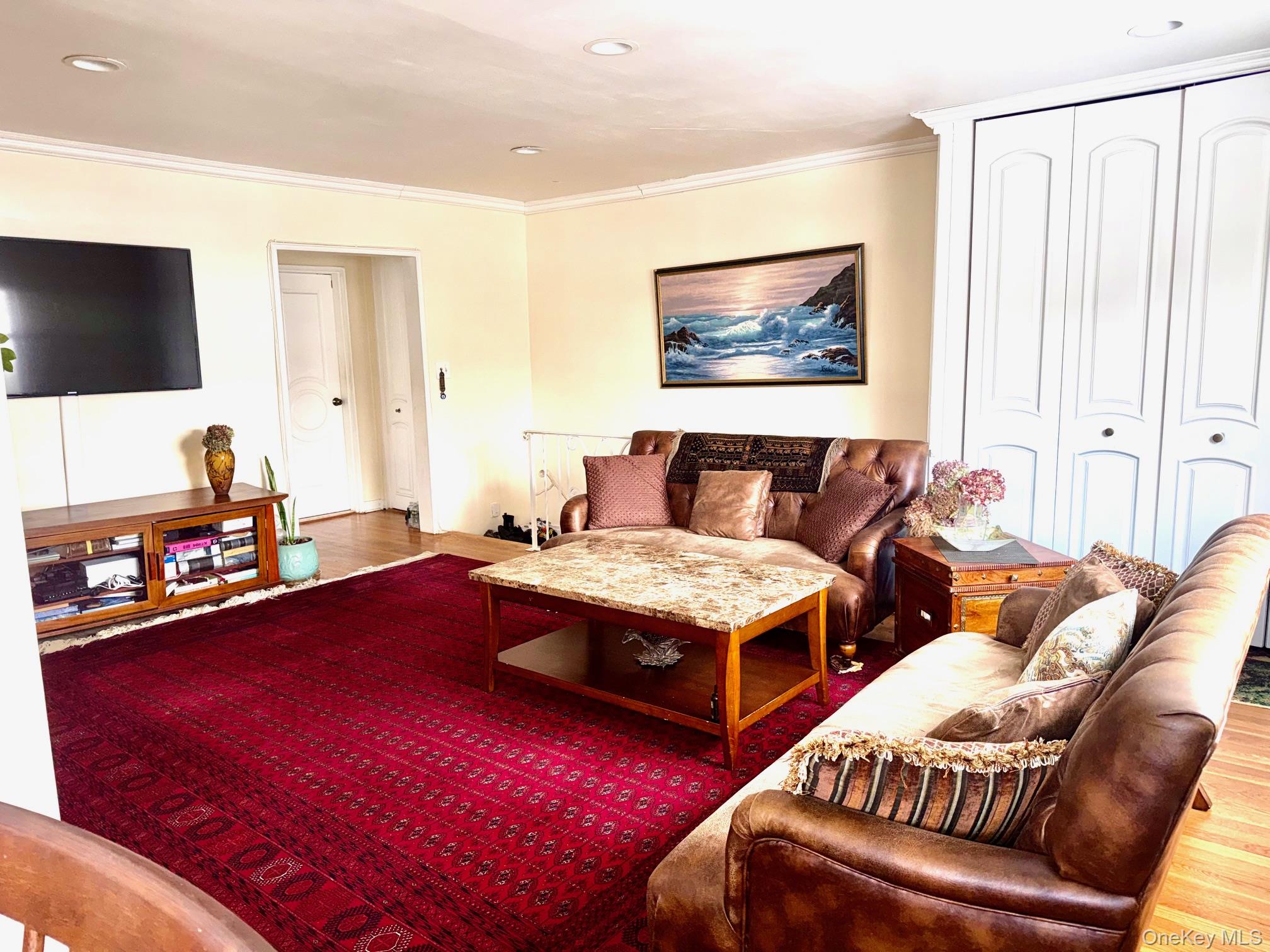 #3 photo, 196-40 Pompeii Avenue, קווינס Hollis , NY 11423