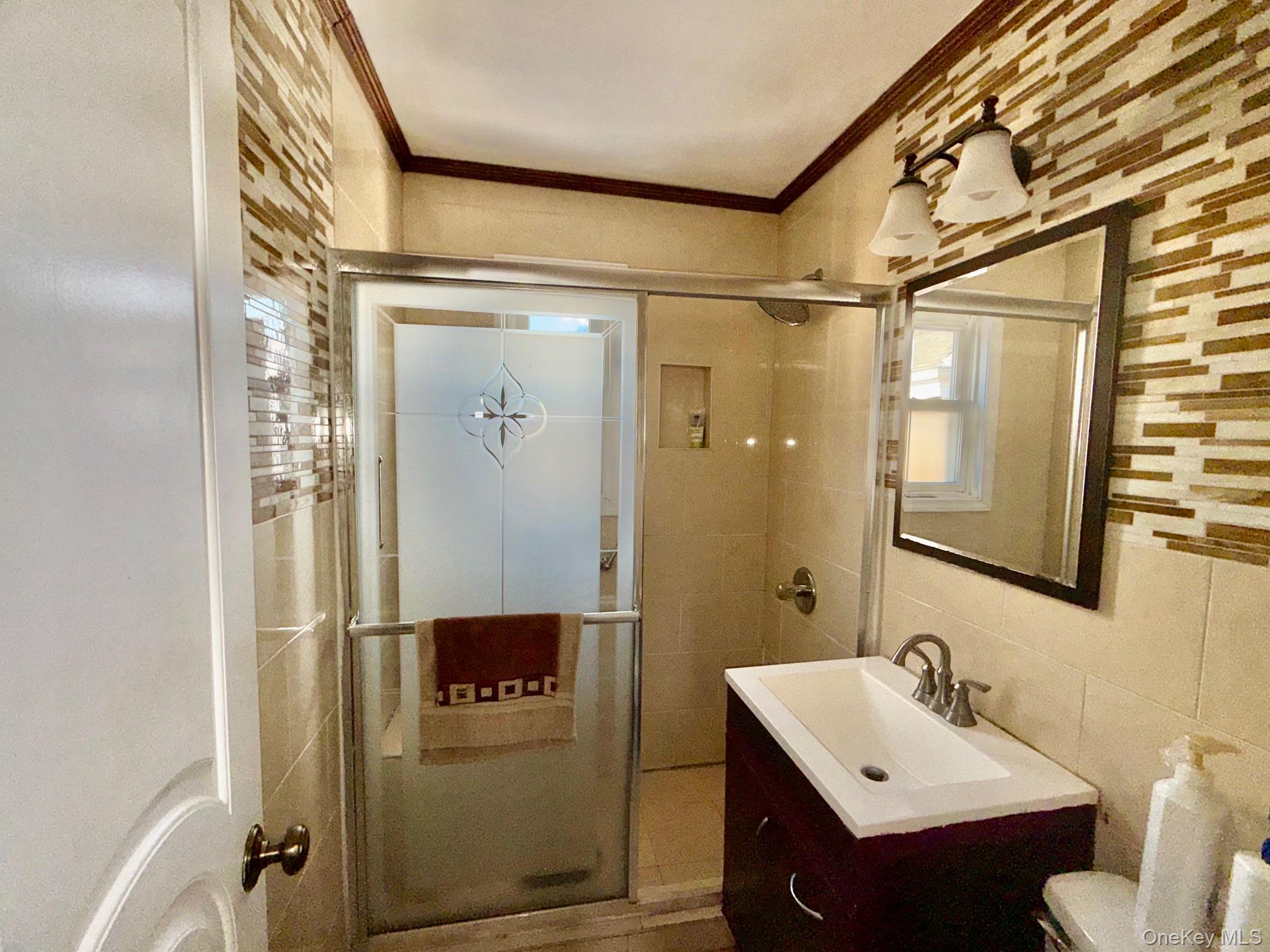 #6 photo, 196-40 Pompeii Avenue, קווינס Hollis , NY 11423