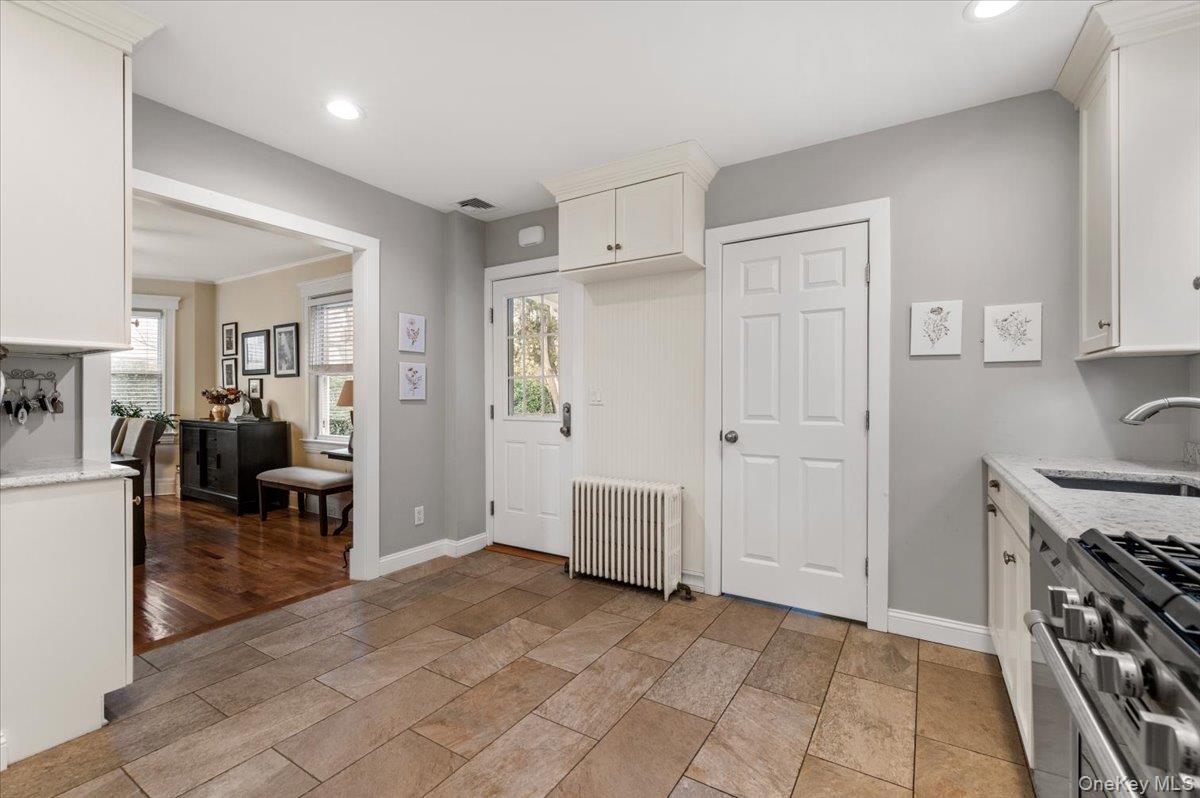 #15 photo, 37 Central Street, 롱 아일랜드 Huntington , NY 11743