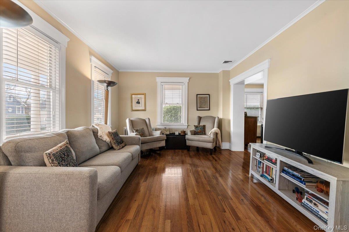 #6 photo, 37 Central Street, 롱 아일랜드 Huntington , NY 11743