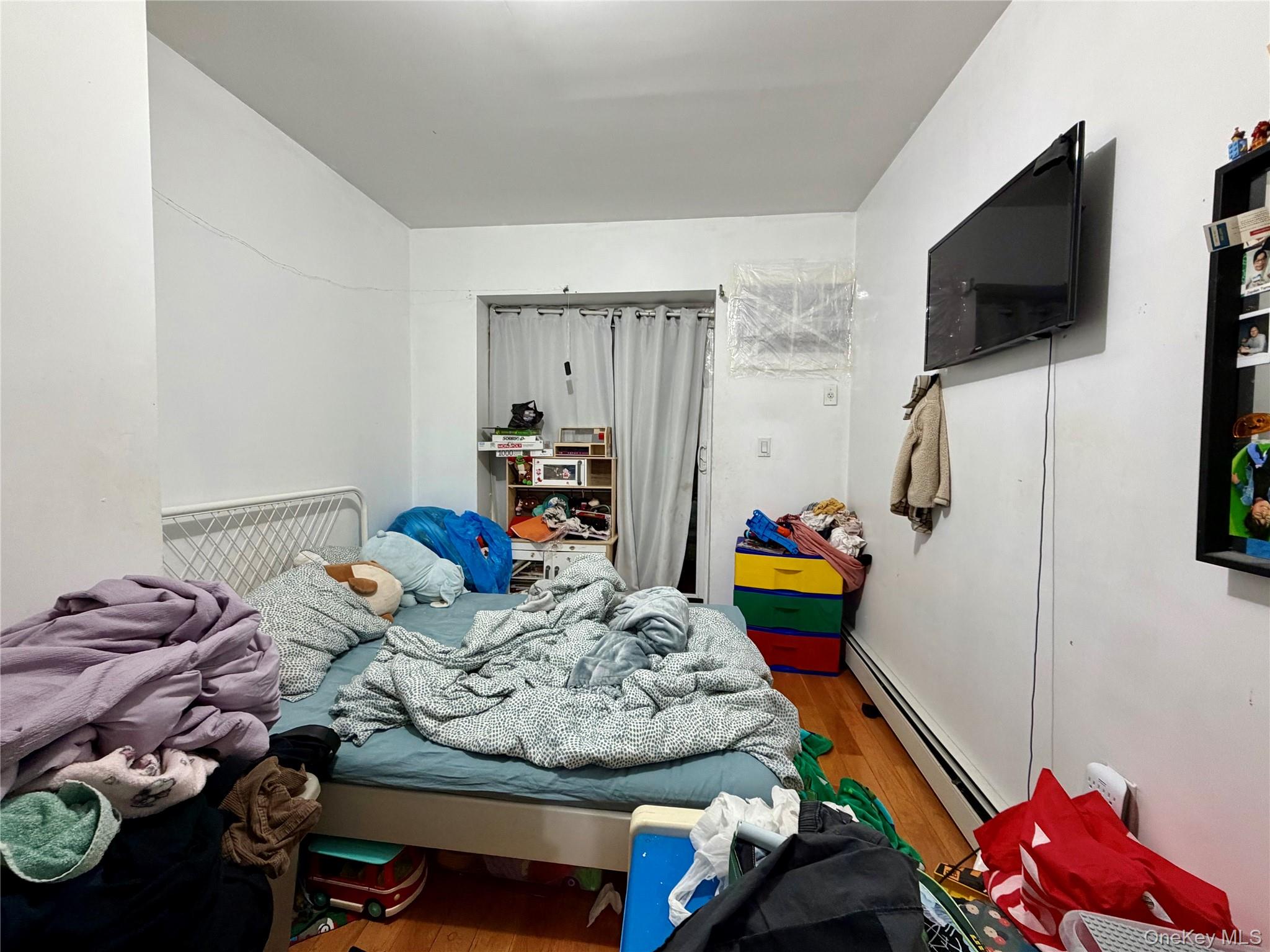 #10 photo, 3509 Leavitt St, Flushing , NY 11354