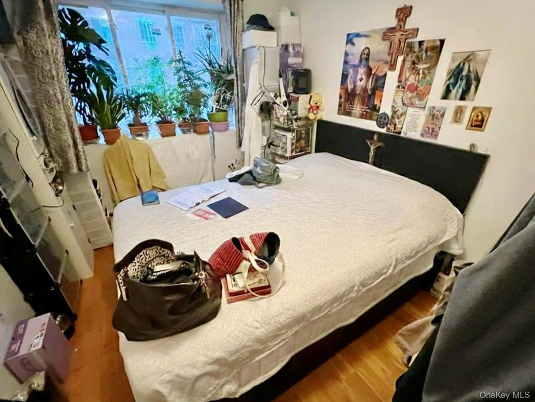 #11 photo, 3509 Leavitt St, Flushing , NY 11354