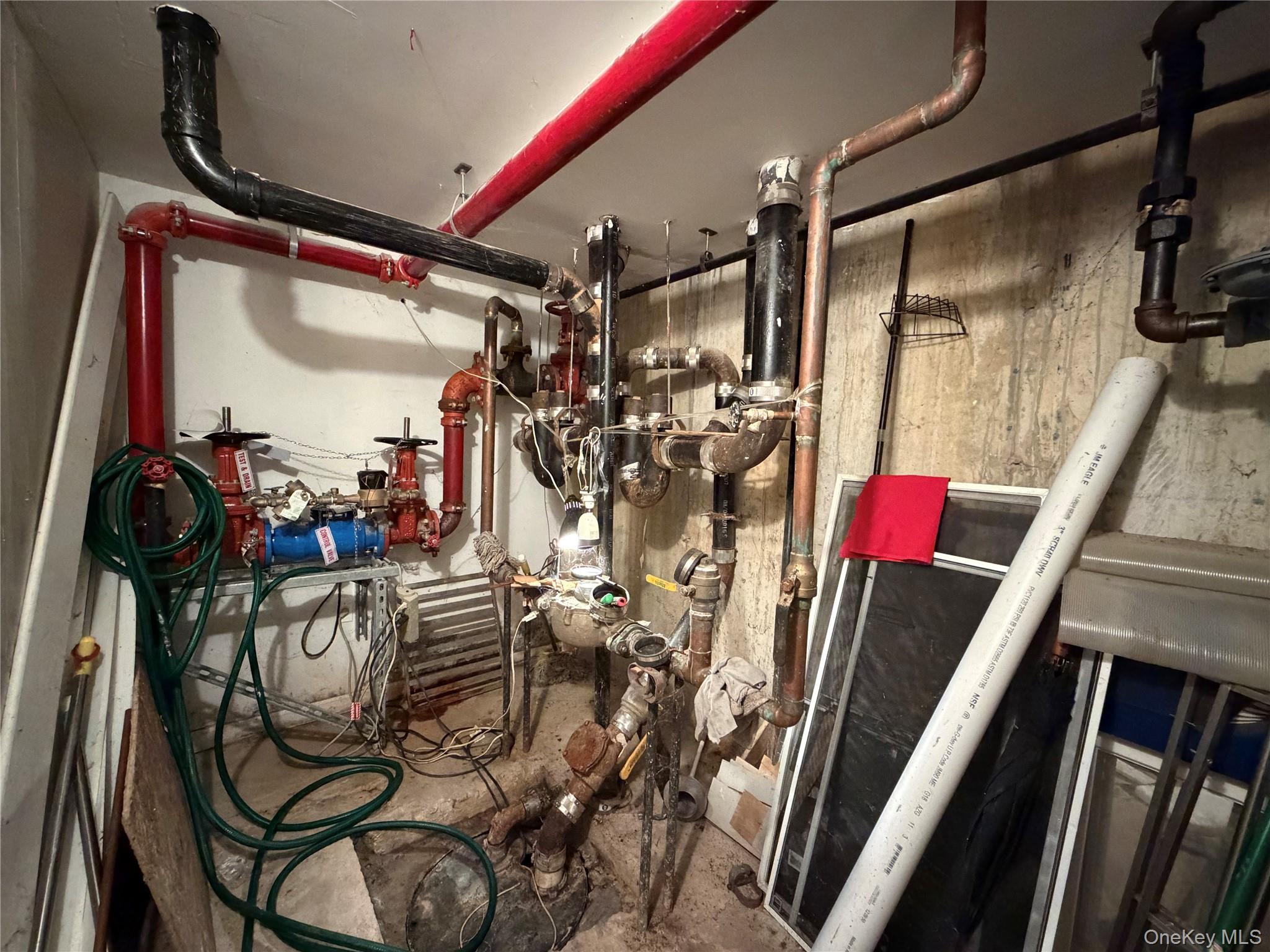 #18 photo, 3509 Leavitt St, Flushing , NY 11354