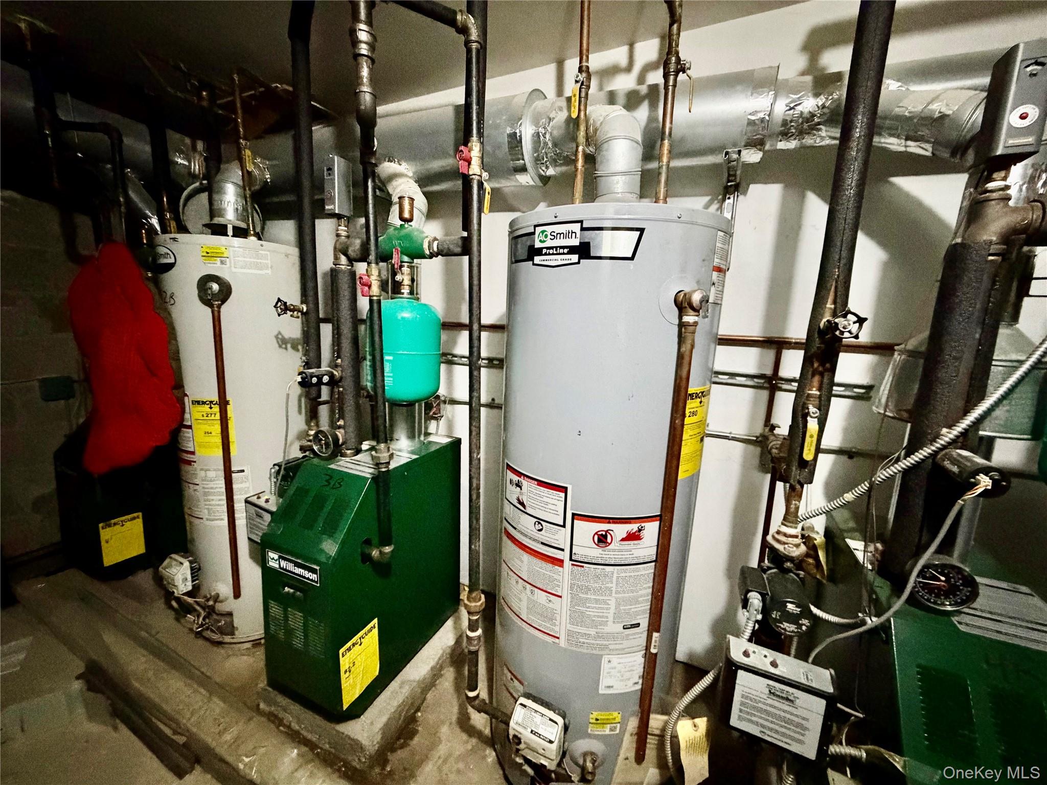 #20 photo, 3509 Leavitt St, Flushing , NY 11354