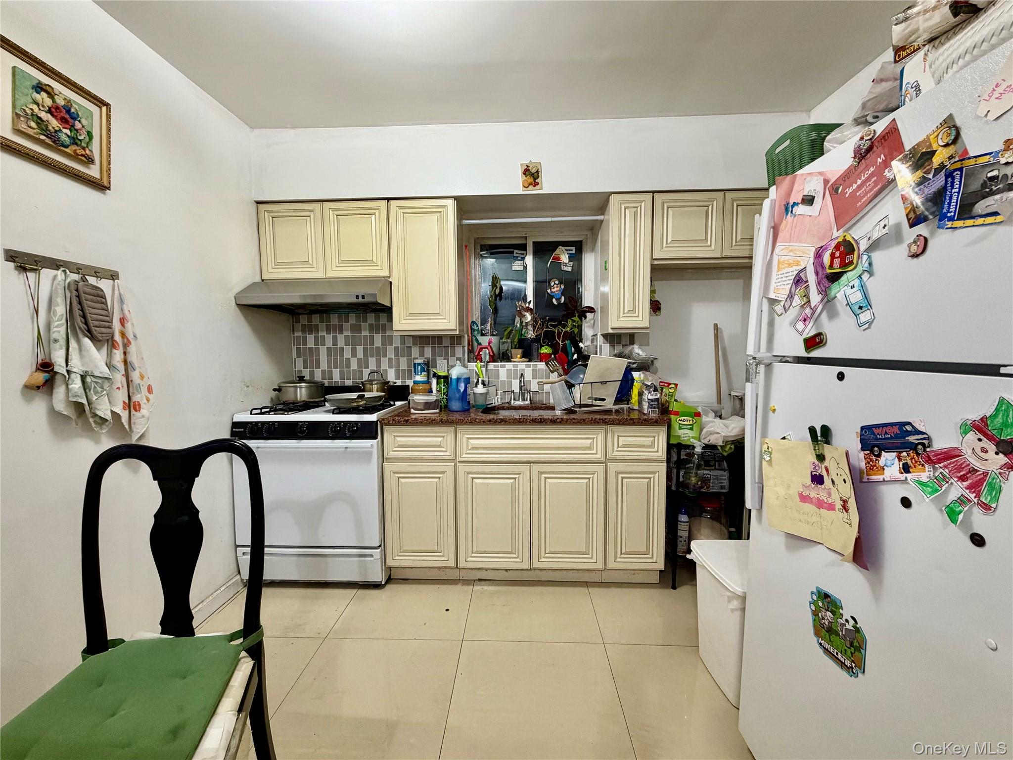 #3 photo, 3509 Leavitt St, Flushing , NY 11354