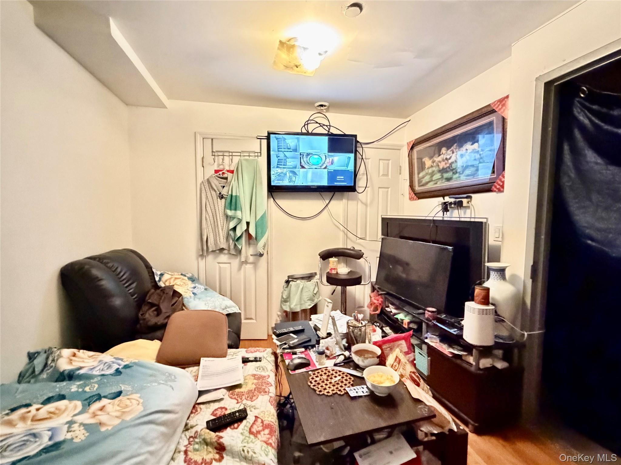 #5 photo, 3509 Leavitt St, Flushing , NY 11354