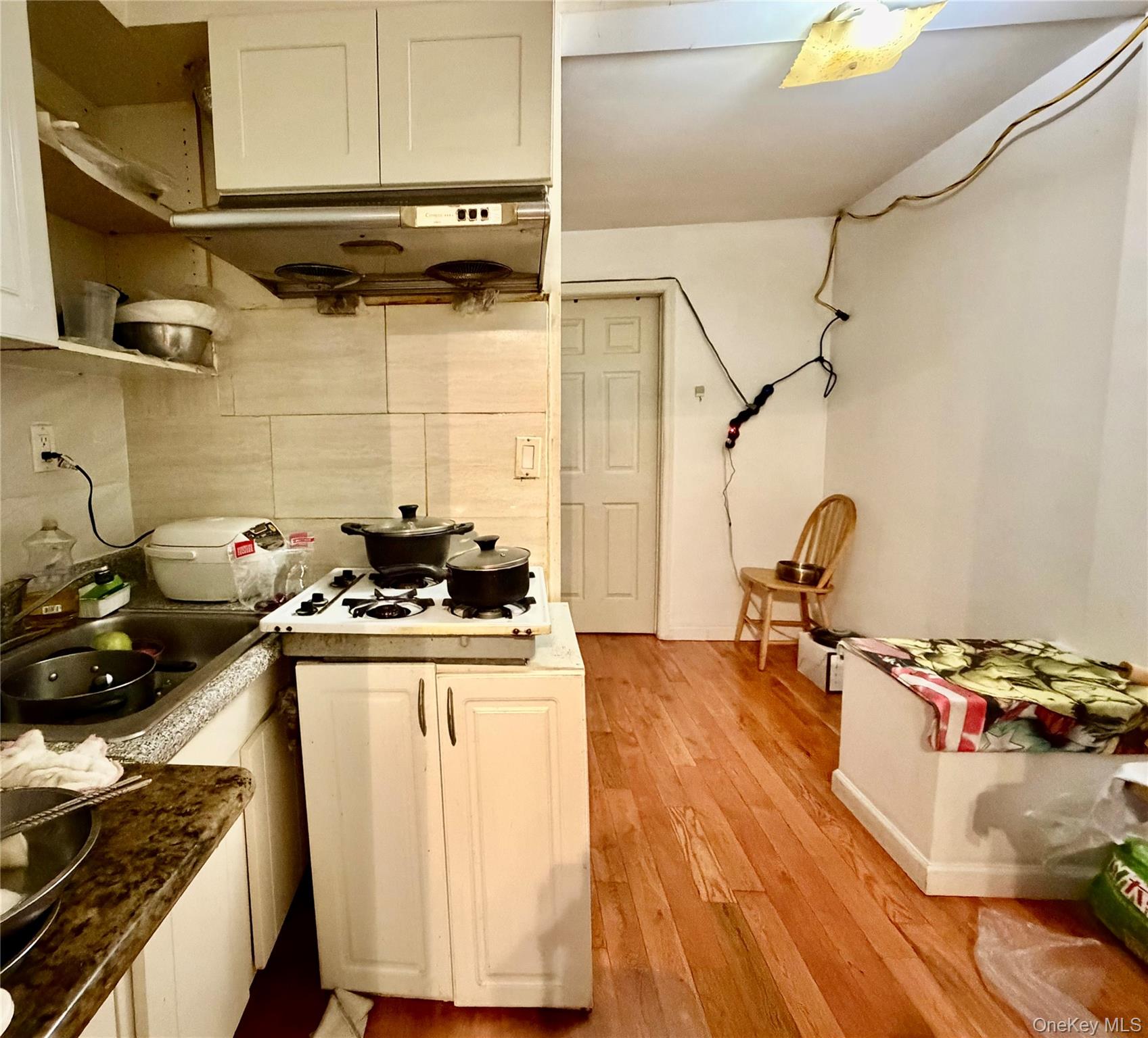 #6 photo, 3509 Leavitt St, Flushing , NY 11354