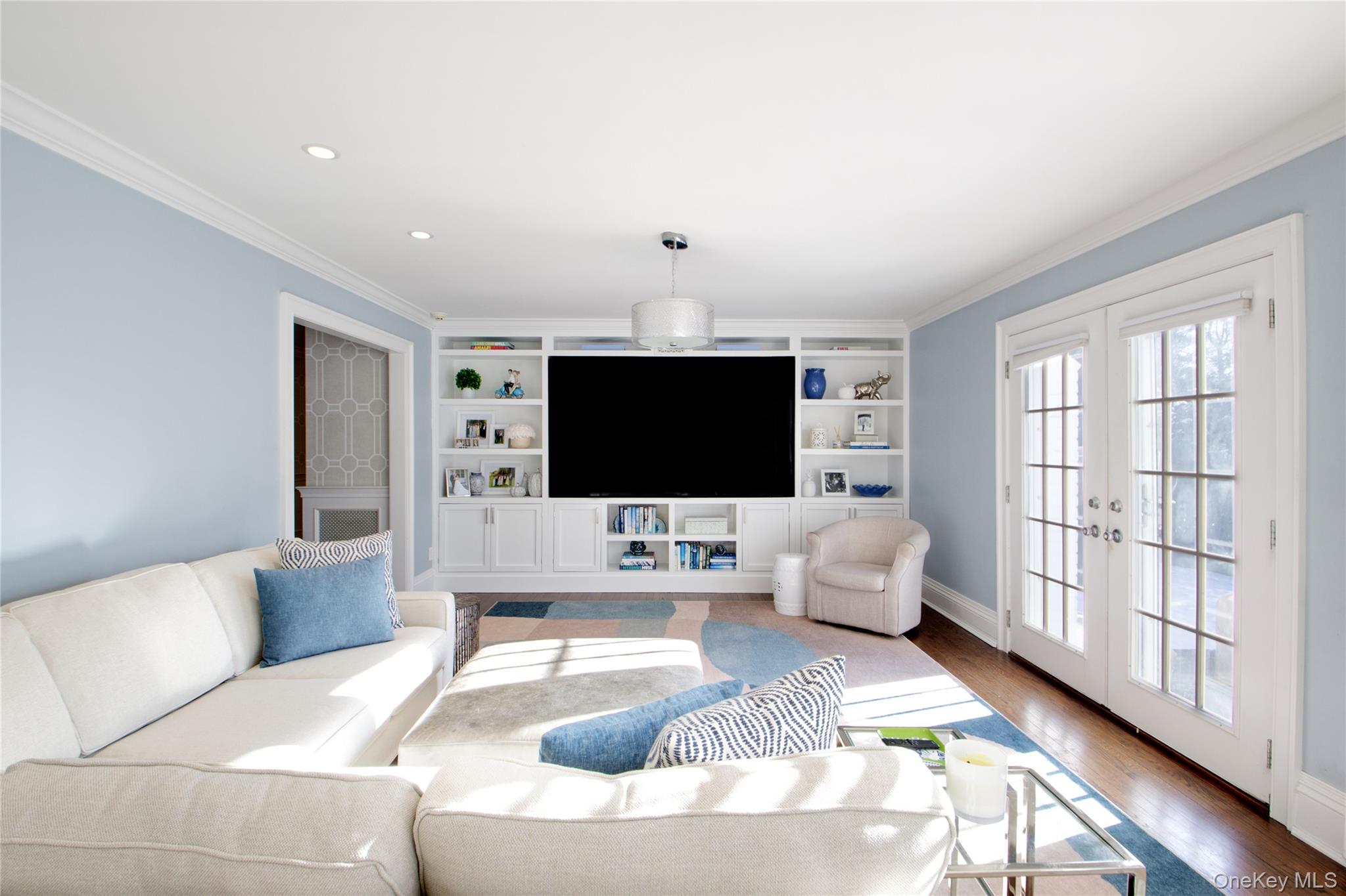 #12 photo, 380 Stewart Avenue, Garden City , NY 11530