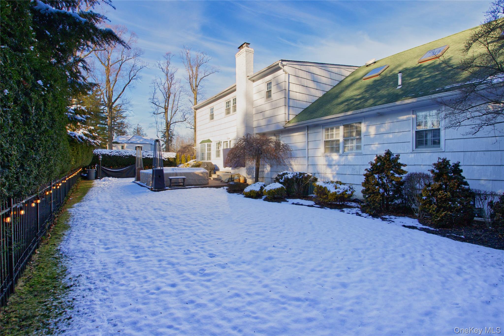 #4 photo, 380 Stewart Avenue, Garden City , NY 11530