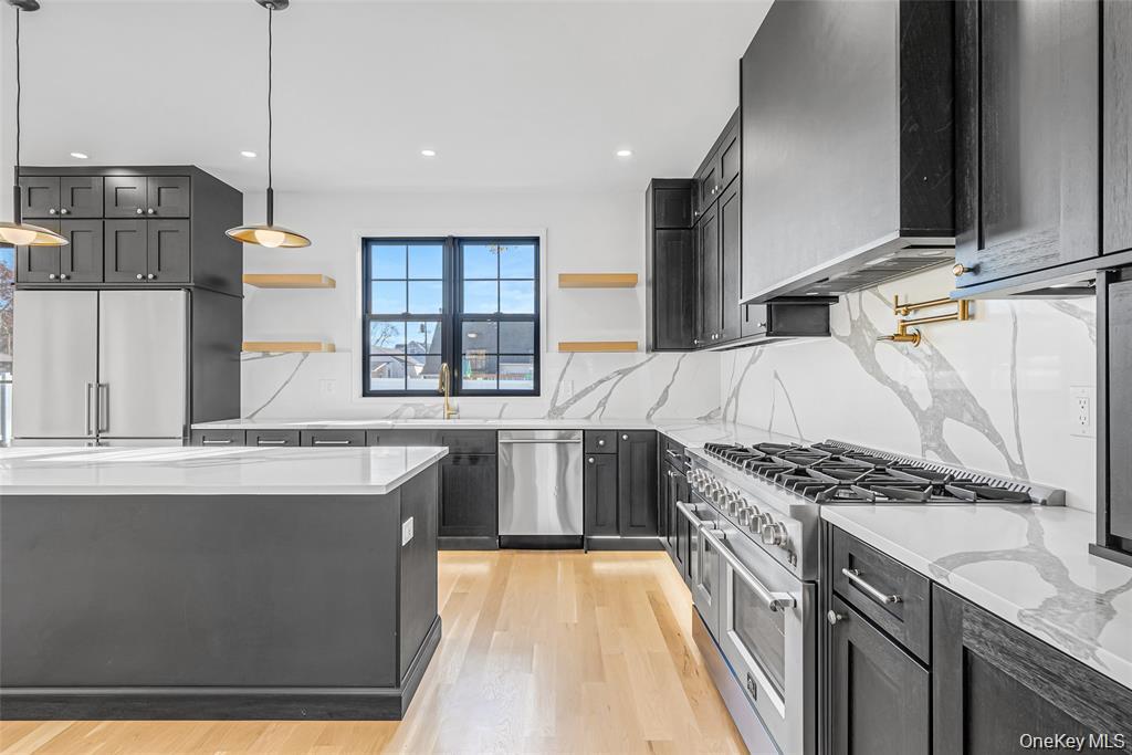 #11 photo, 2386 Marlboro Street, Нассау ‖ East Meadow , NY 11554