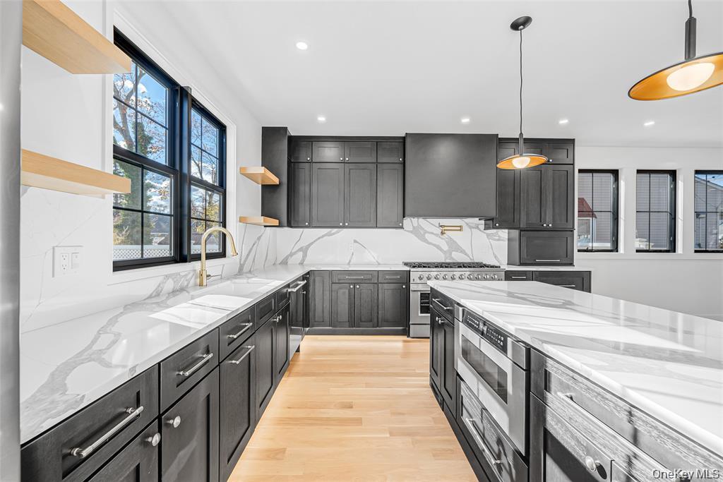 #12 photo, 2386 Marlboro Street, Нассау ‖ East Meadow , NY 11554