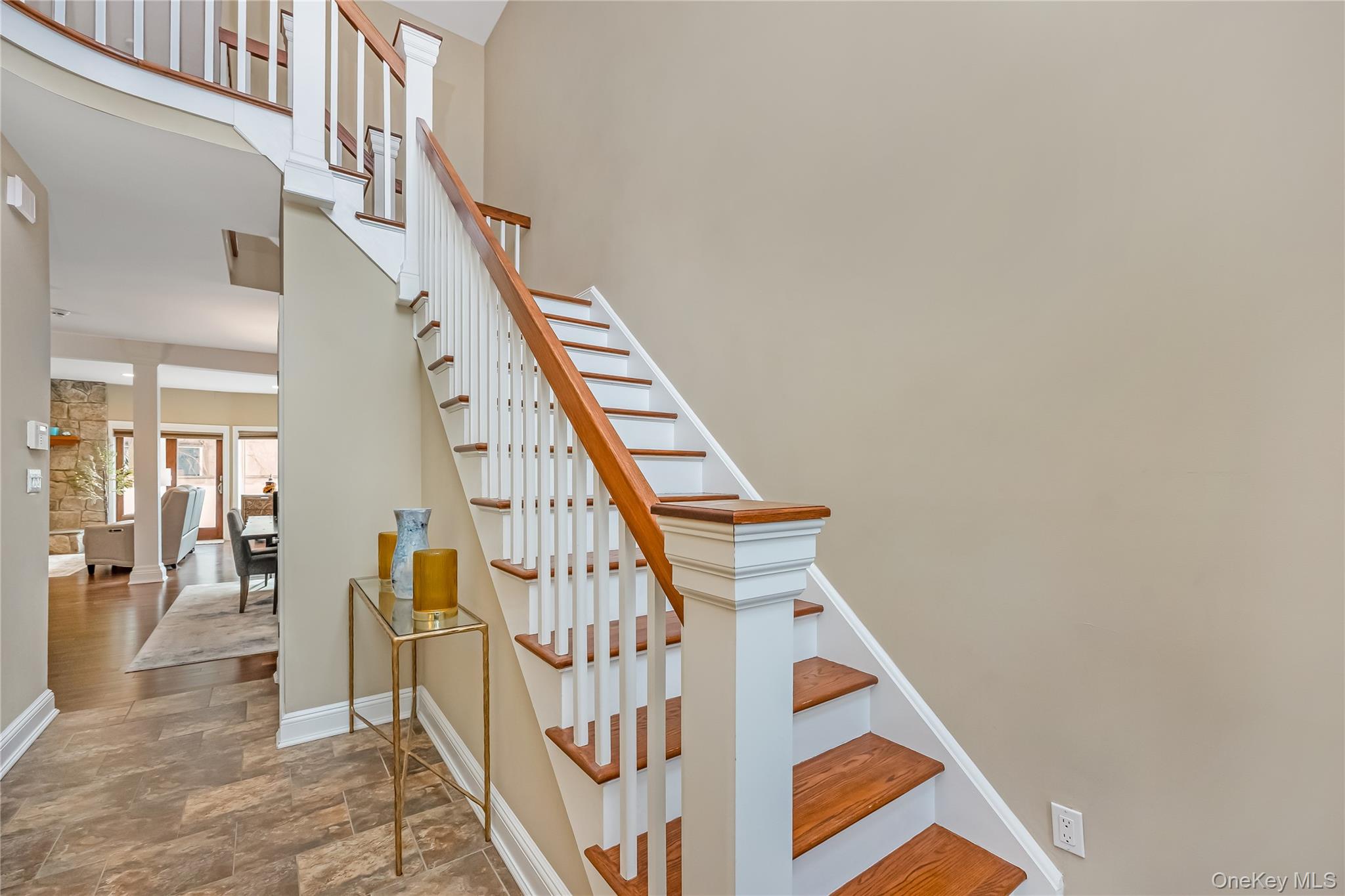 #4 photo, 120 Neptune Place, नासाउ काउंटी Massapequa , NY 11758