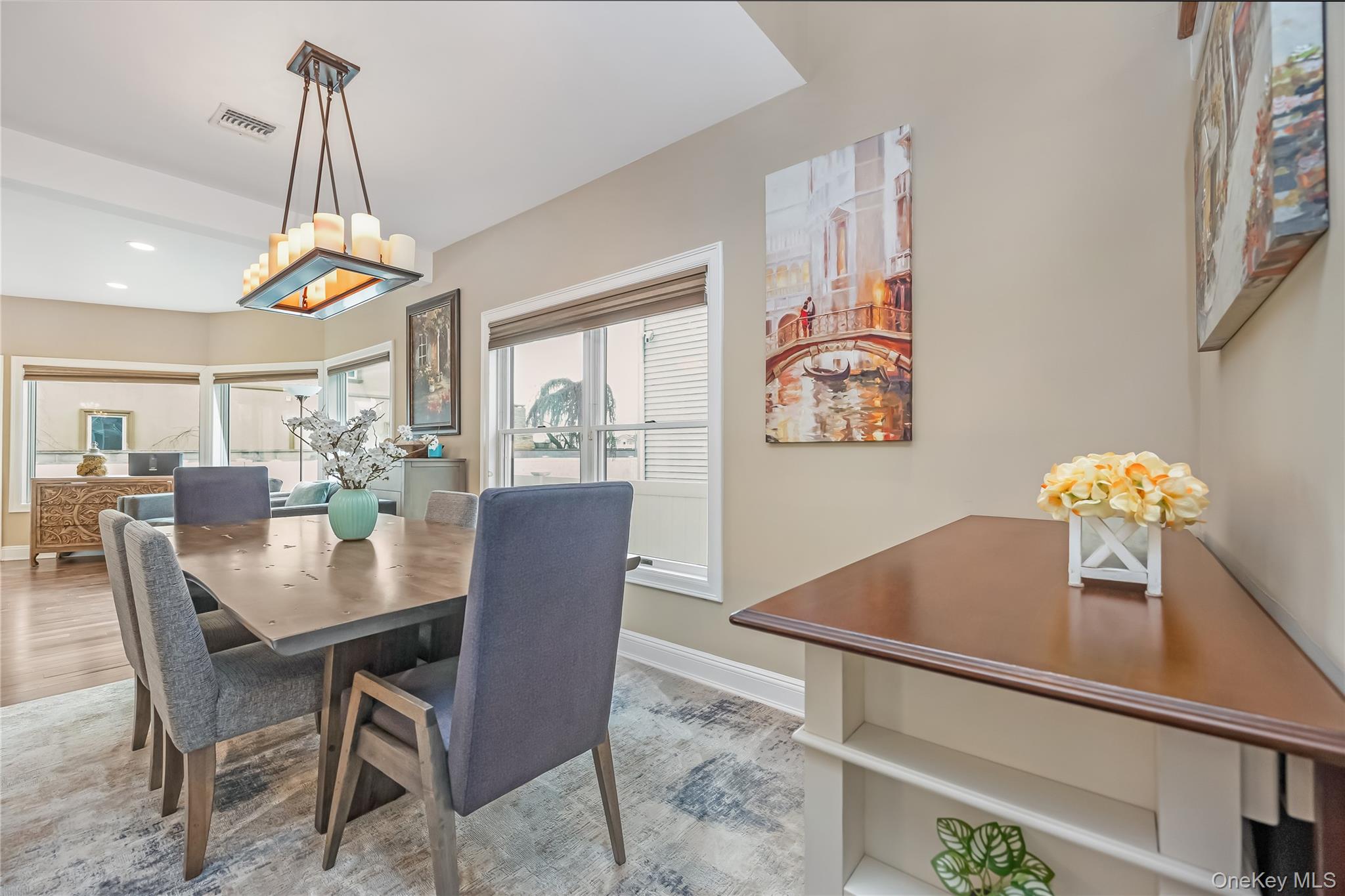 #5 photo, 120 Neptune Place, नासाउ काउंटी Massapequa , NY 11758