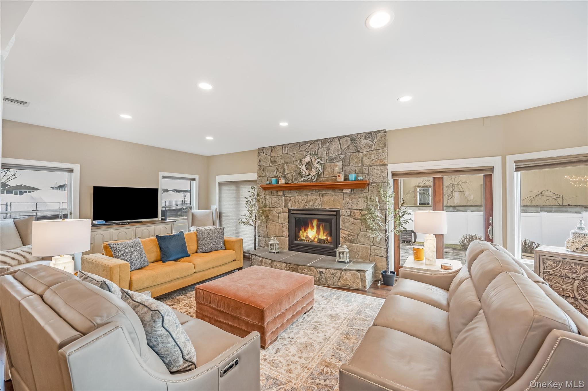 #7 photo, 120 Neptune Place, नासाउ काउंटी Massapequa , NY 11758