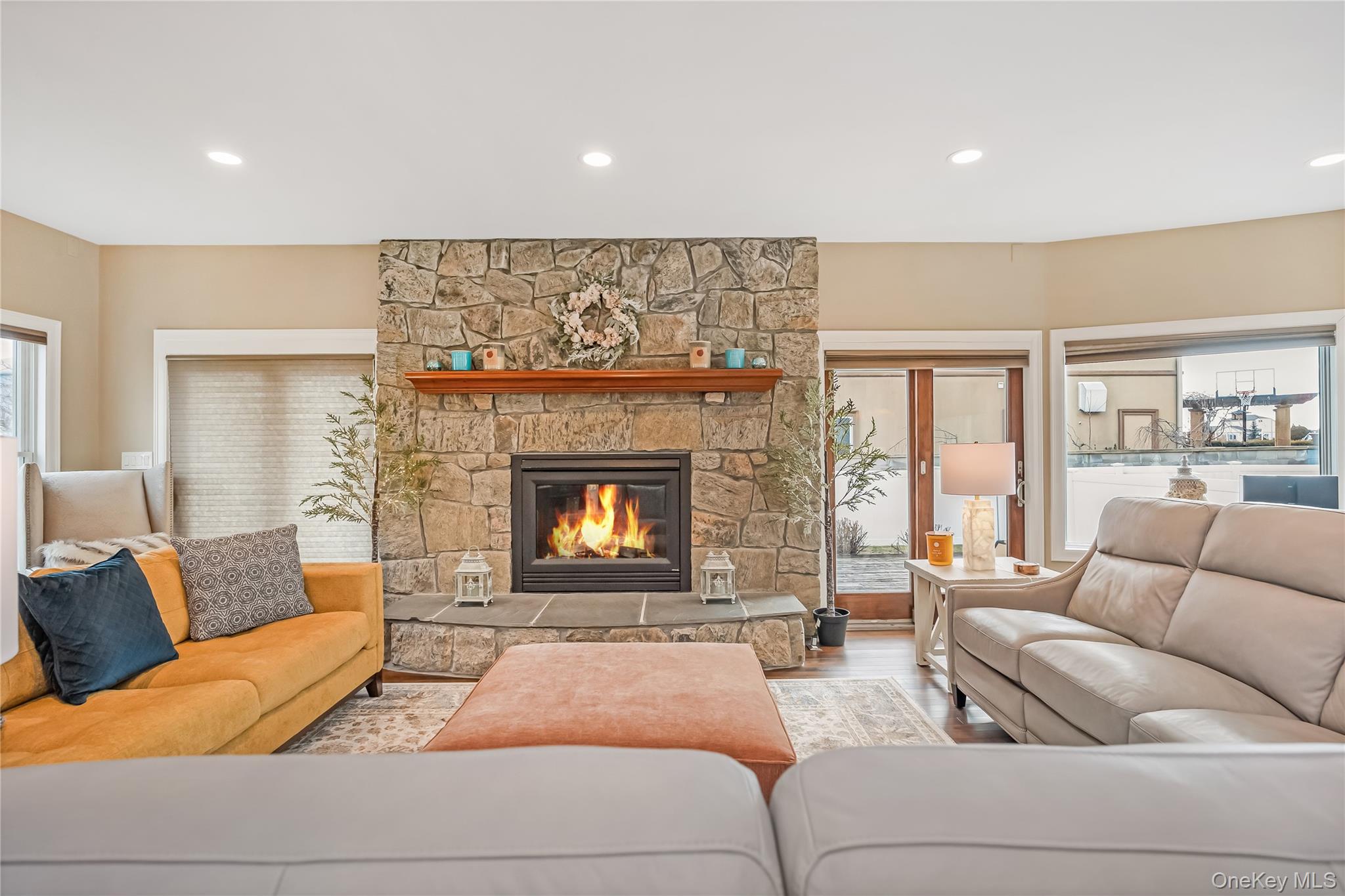 #8 photo, 120 Neptune Place, नासाउ काउंटी Massapequa , NY 11758