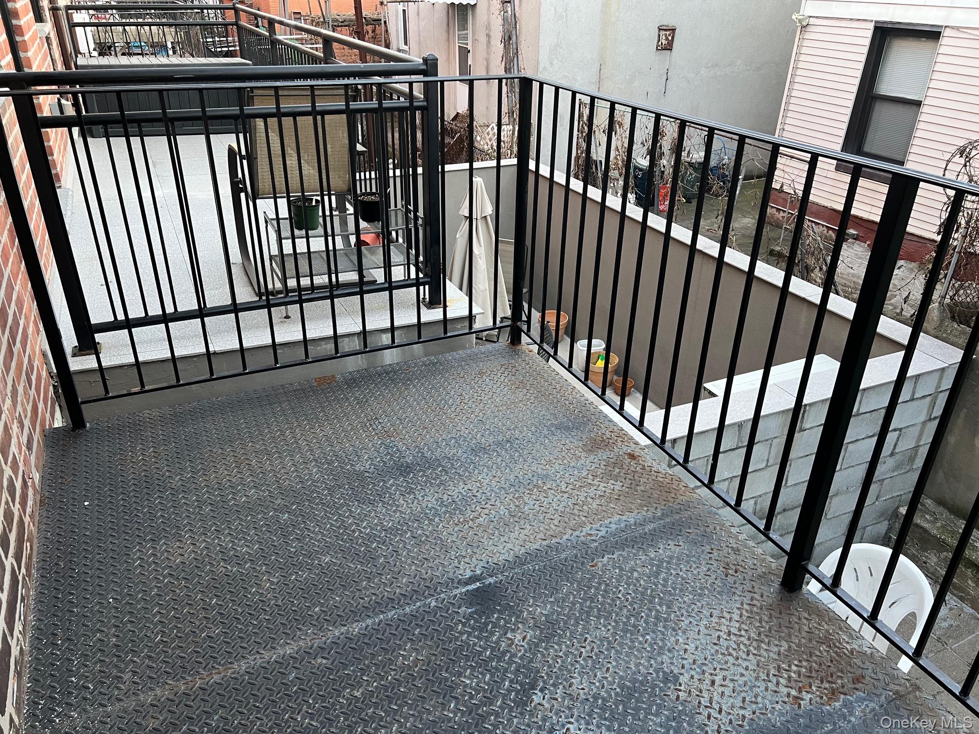 #16 photo, 21-04 Hoyt Avenue, अस्टोरिया Astoria , NY 11102